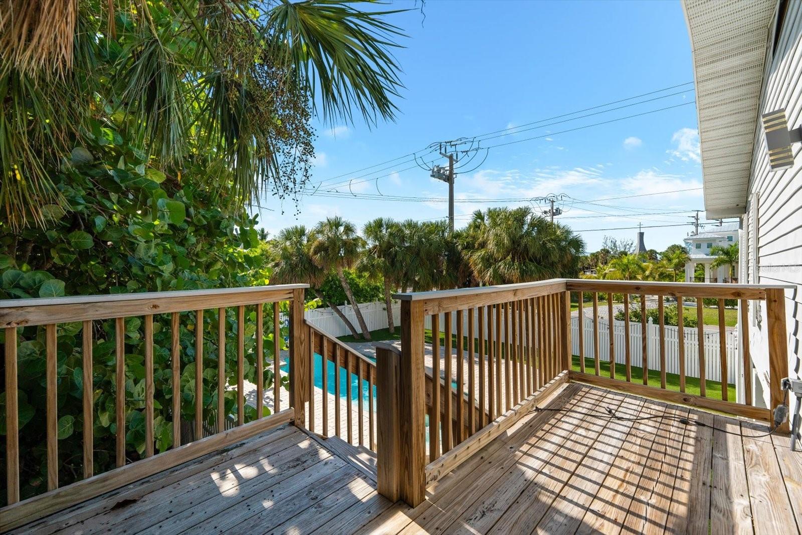 501 KEY ROYALE DR