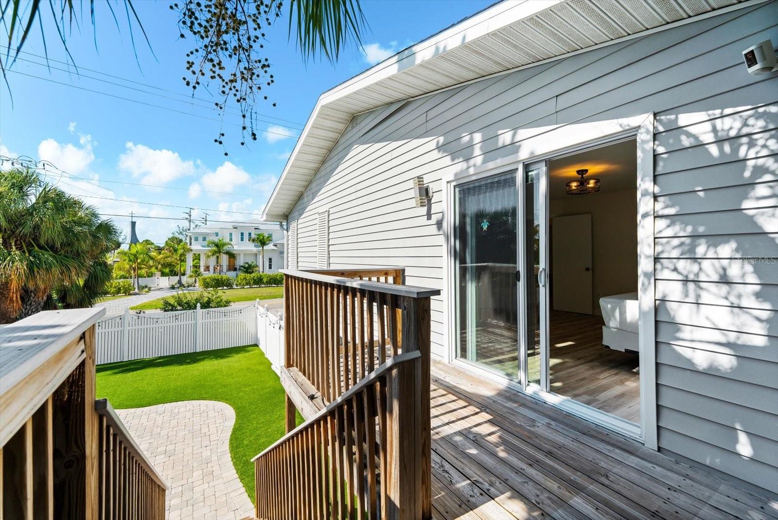 501 KEY ROYALE DR