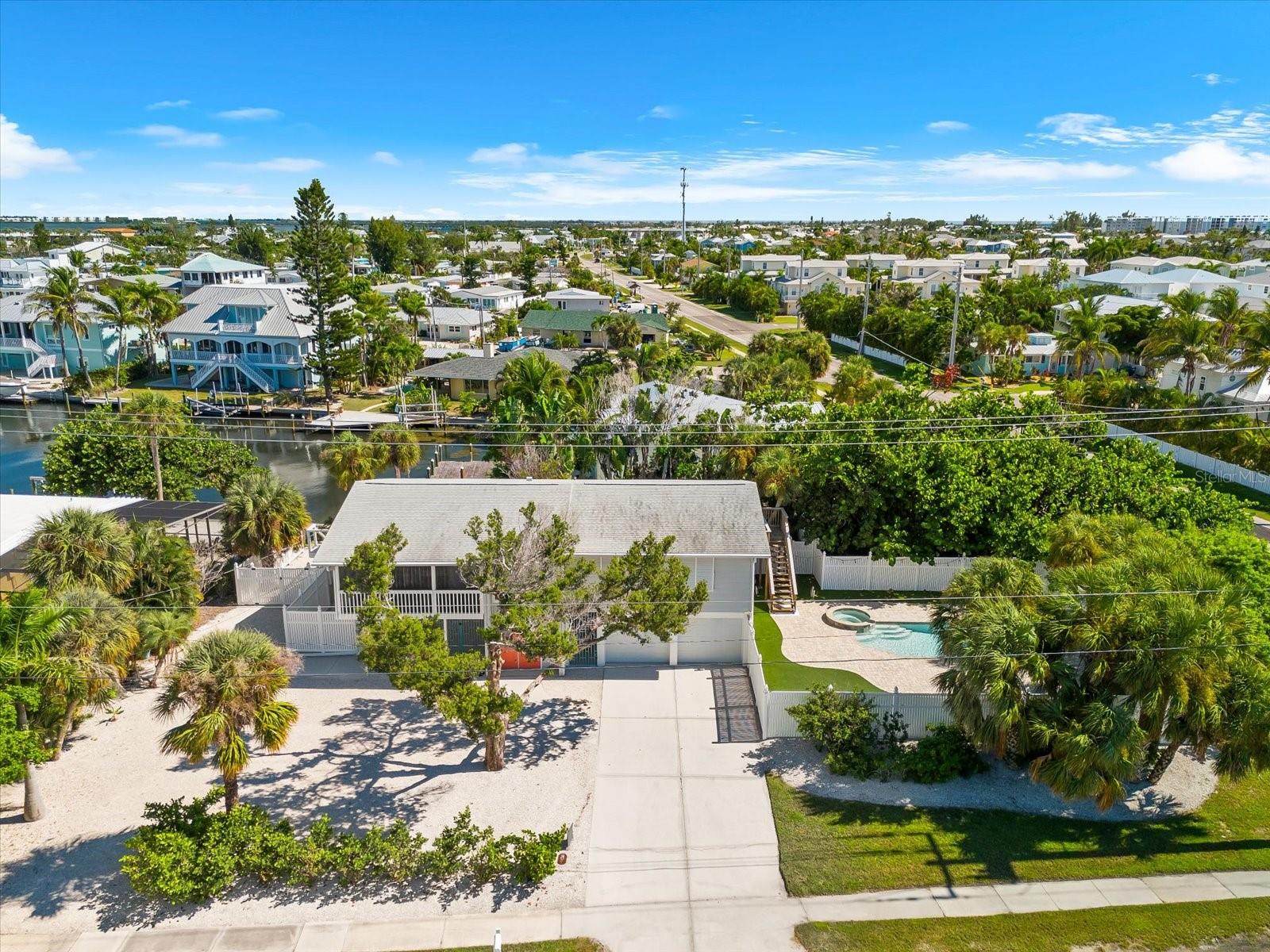 501 KEY ROYALE DR
