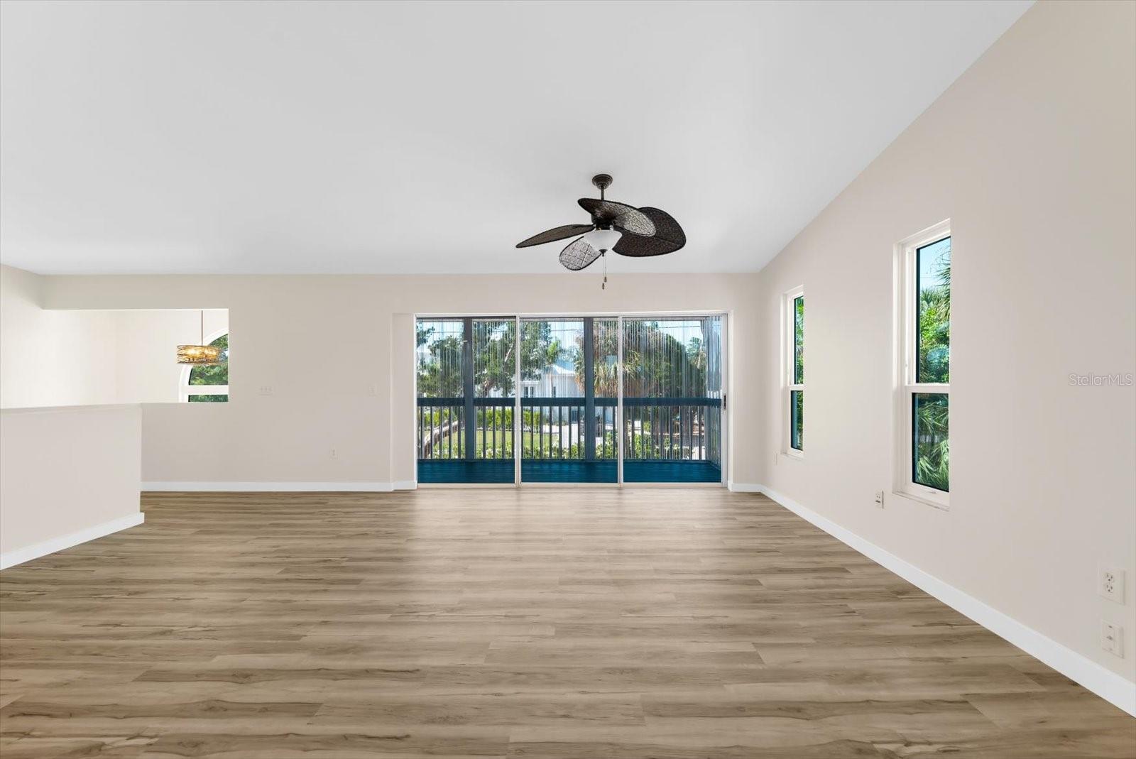 501 KEY ROYALE DR