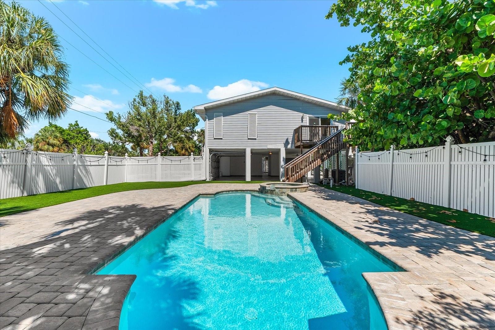 501 KEY ROYALE DR