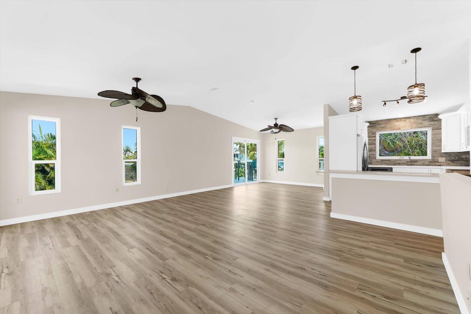 501 KEY ROYALE DR