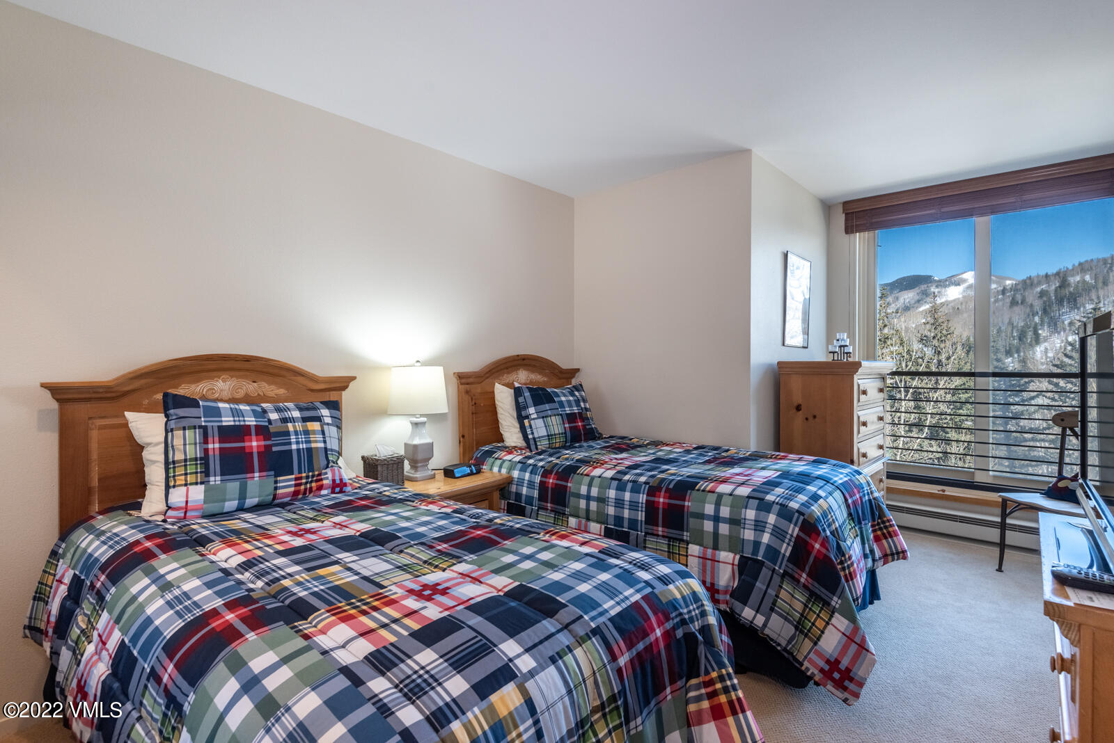 1100 N Frontage Road W 1410