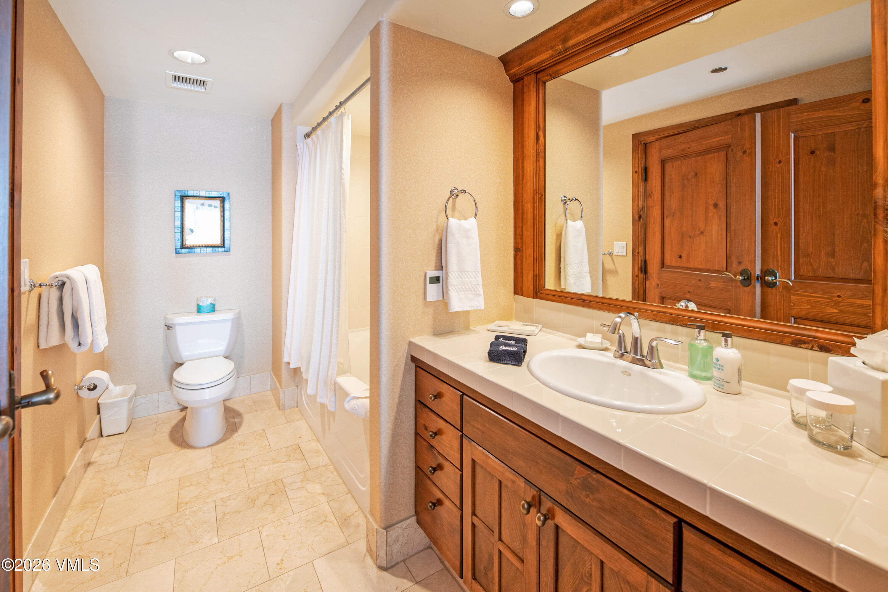 242 E Meadow Drive # 304