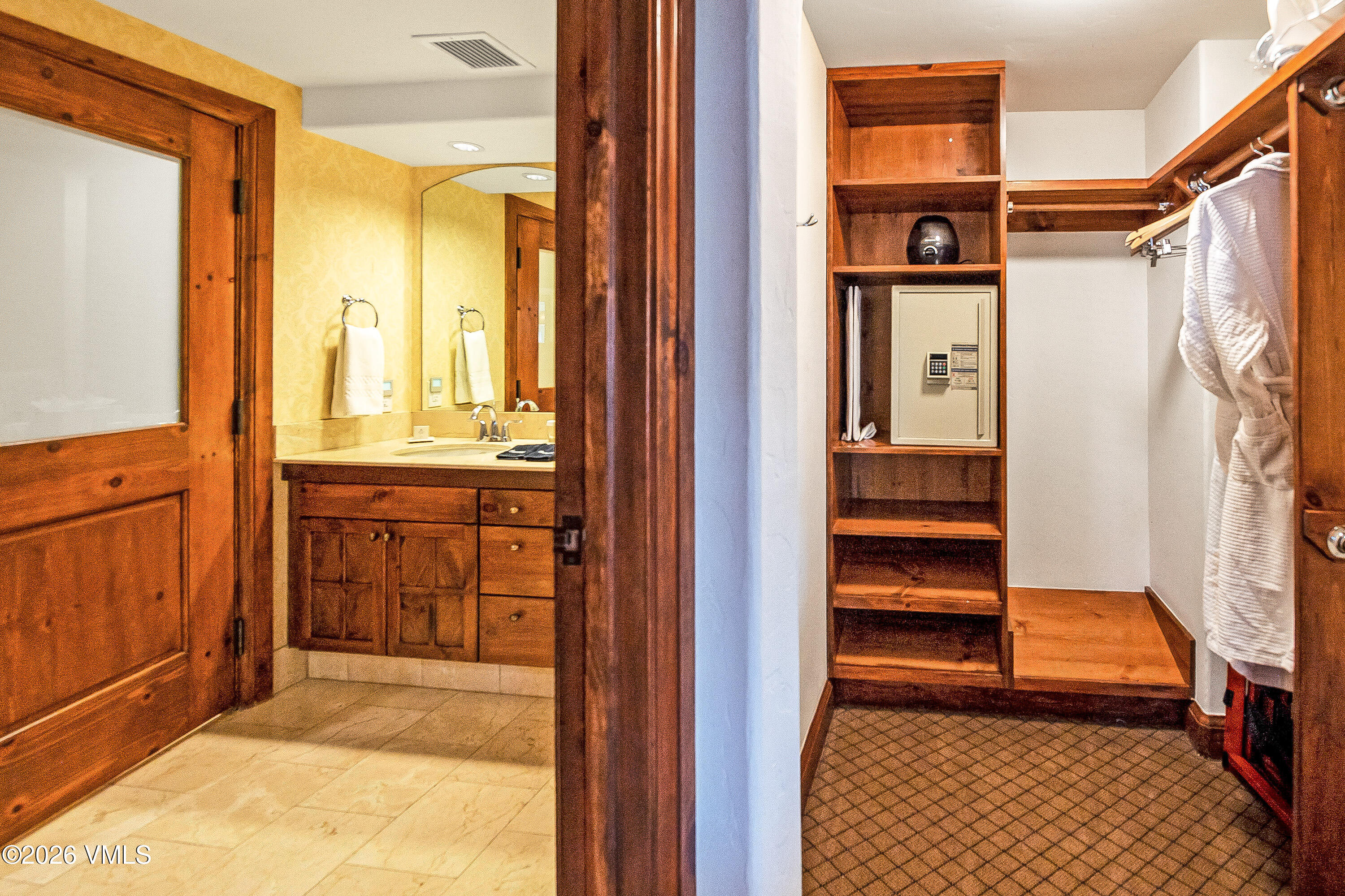 242 E Meadow Drive # 304