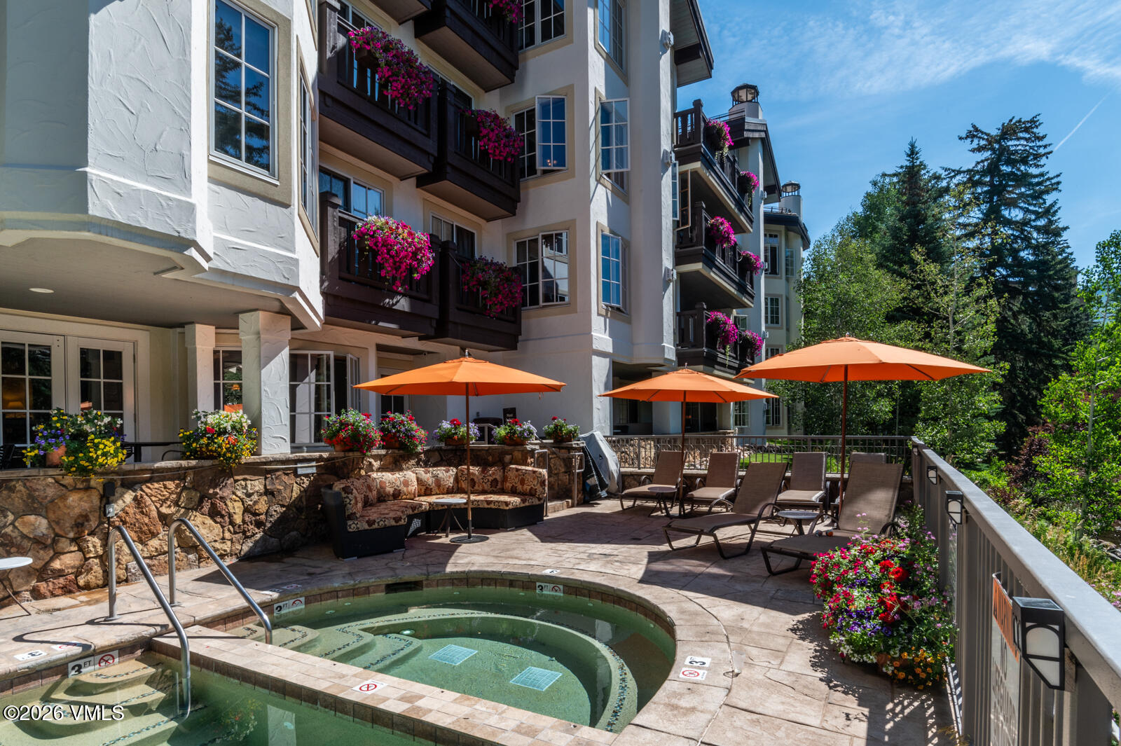 242 E Meadow Drive # 304