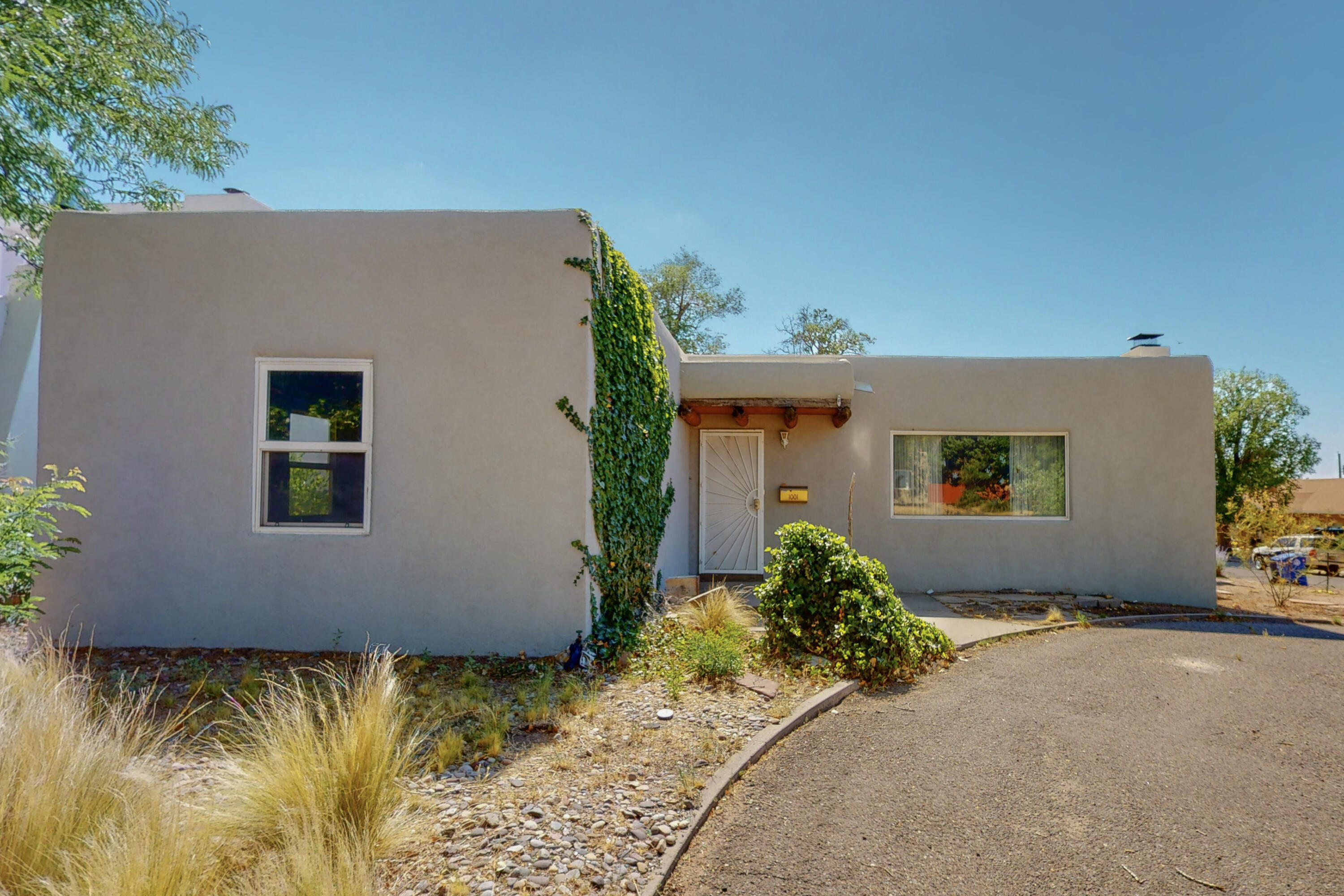 1001 Vassar Drive SE