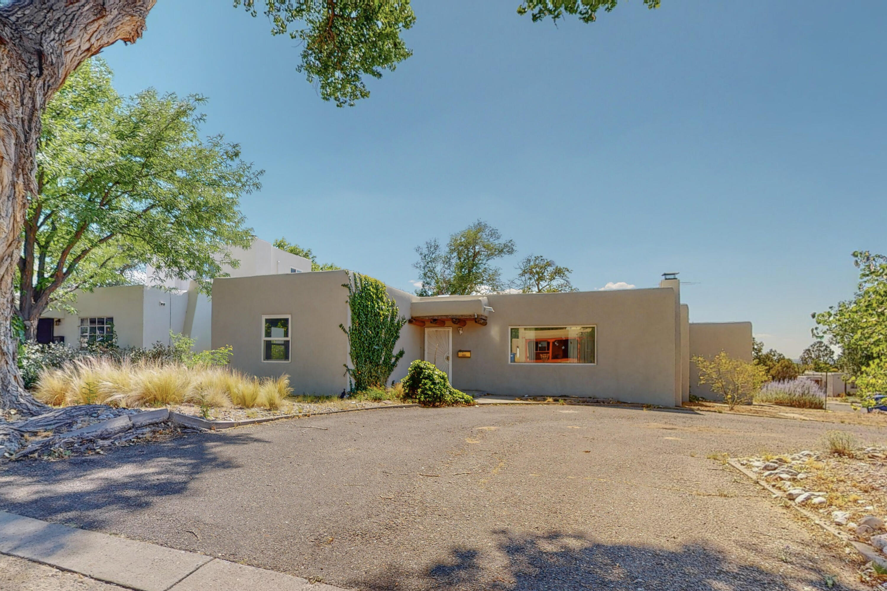 1001 Vassar Drive SE