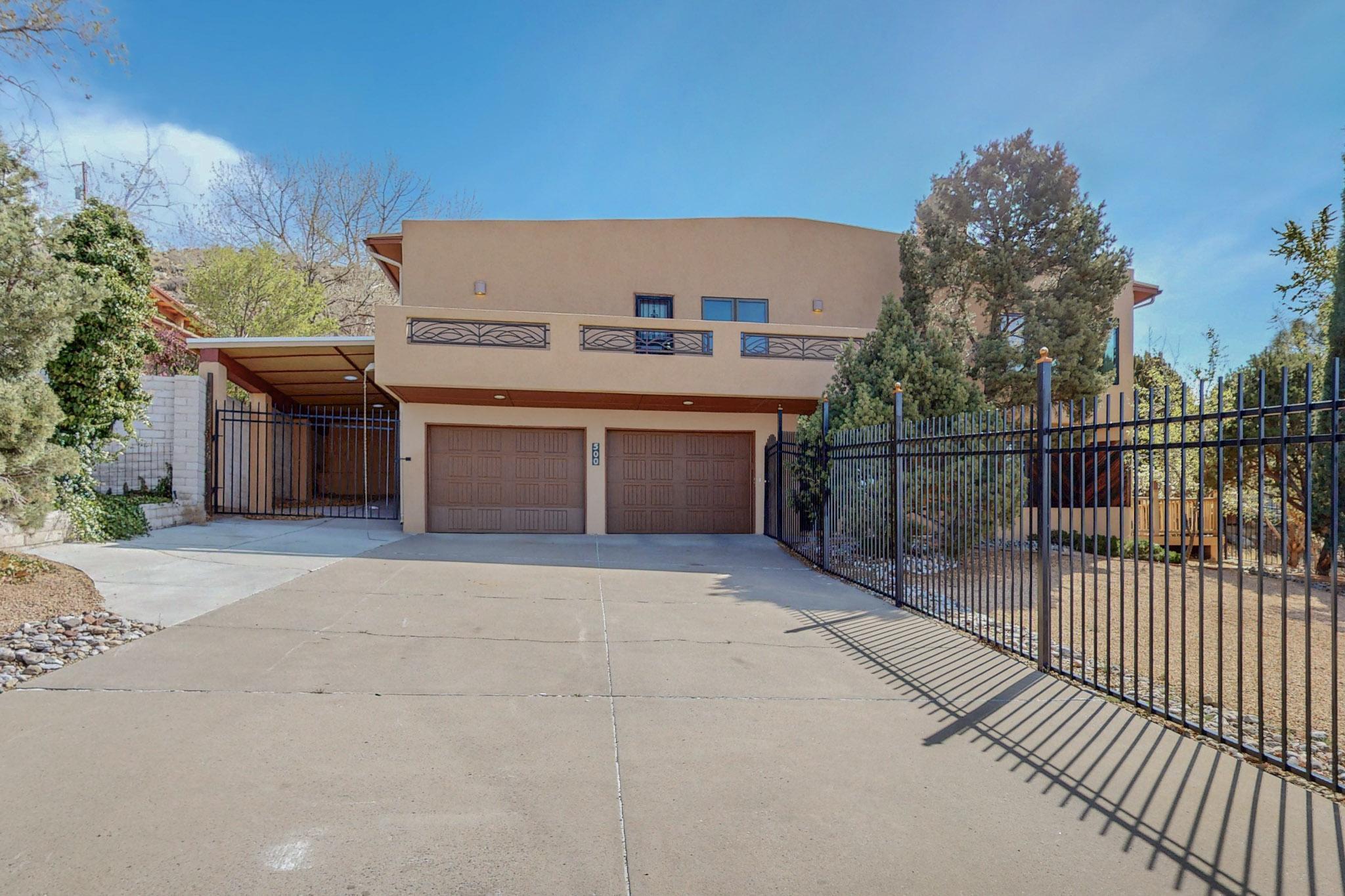 500 OAKWOOD Place NE