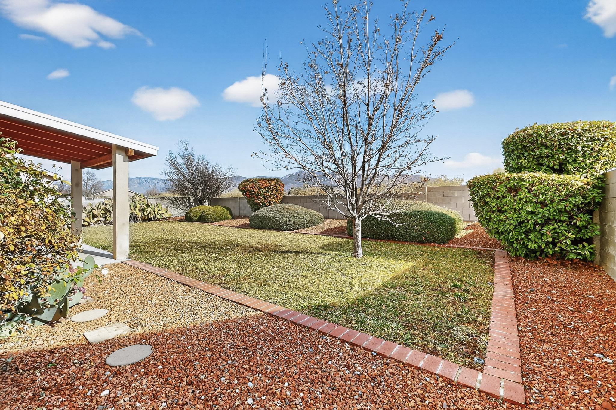 612 Glacier Bay Place SE