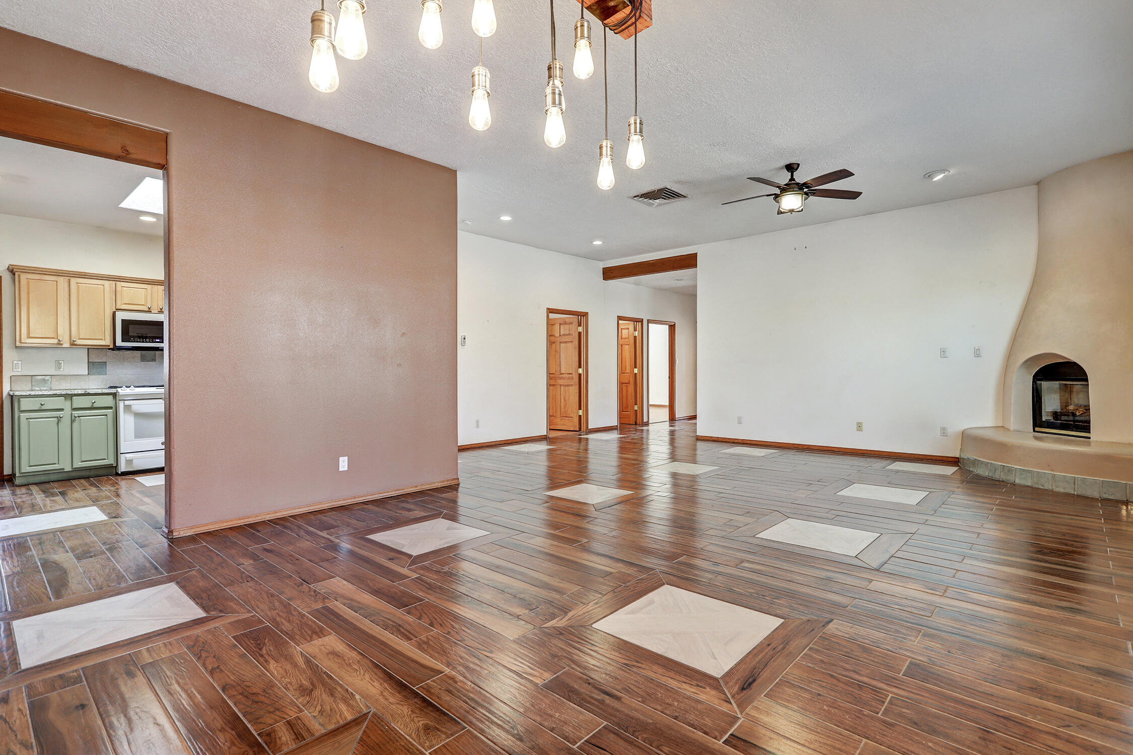 209 Manhattan Place NW