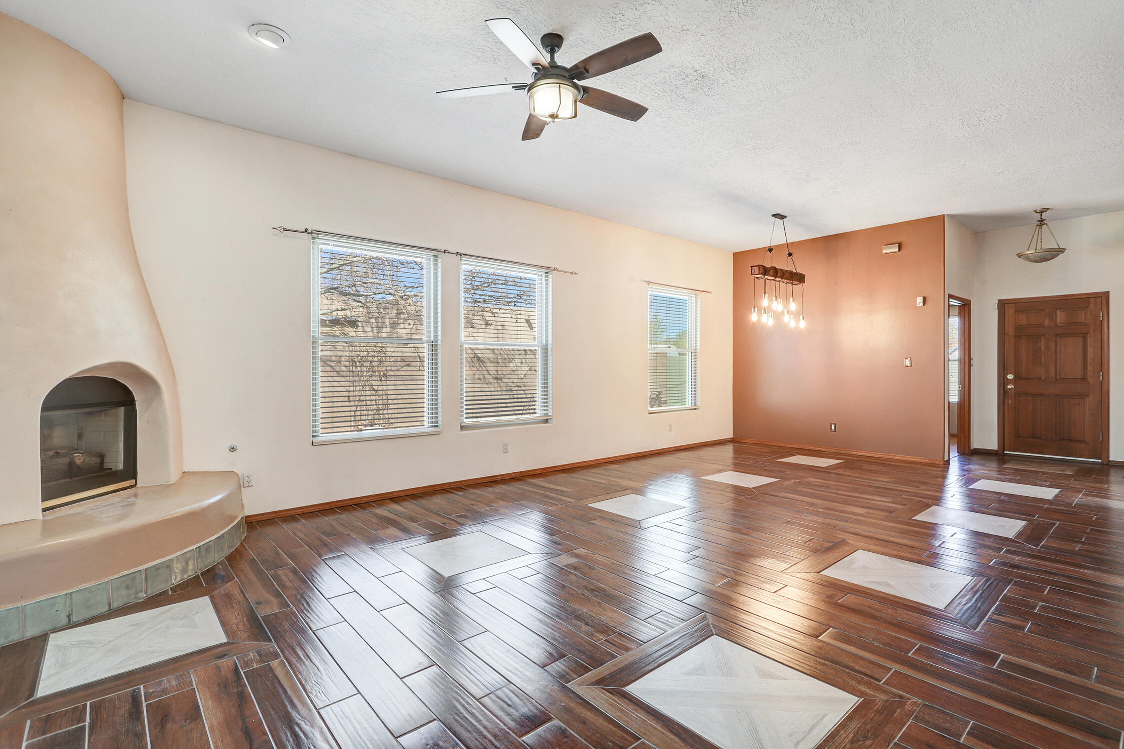 209 Manhattan Place NW