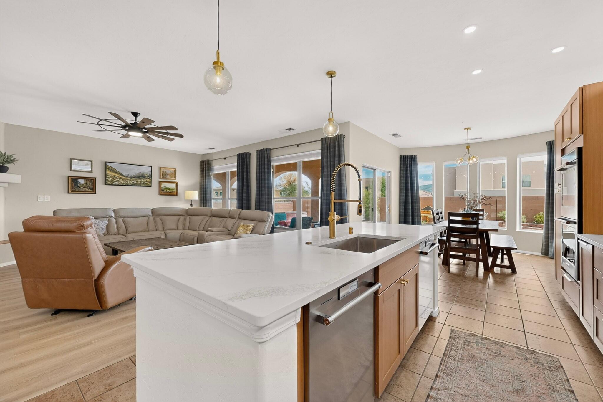 1044 Cristanos Drive
