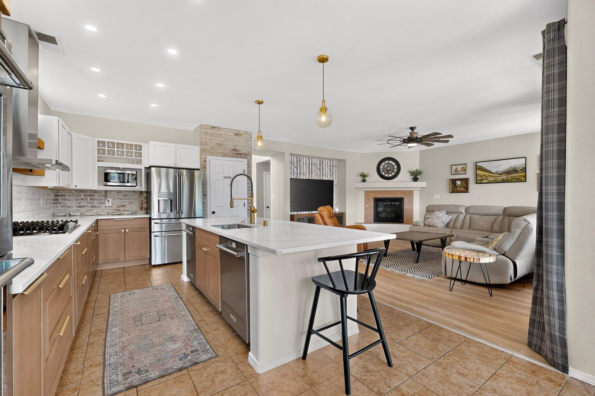 1044 Cristanos Drive