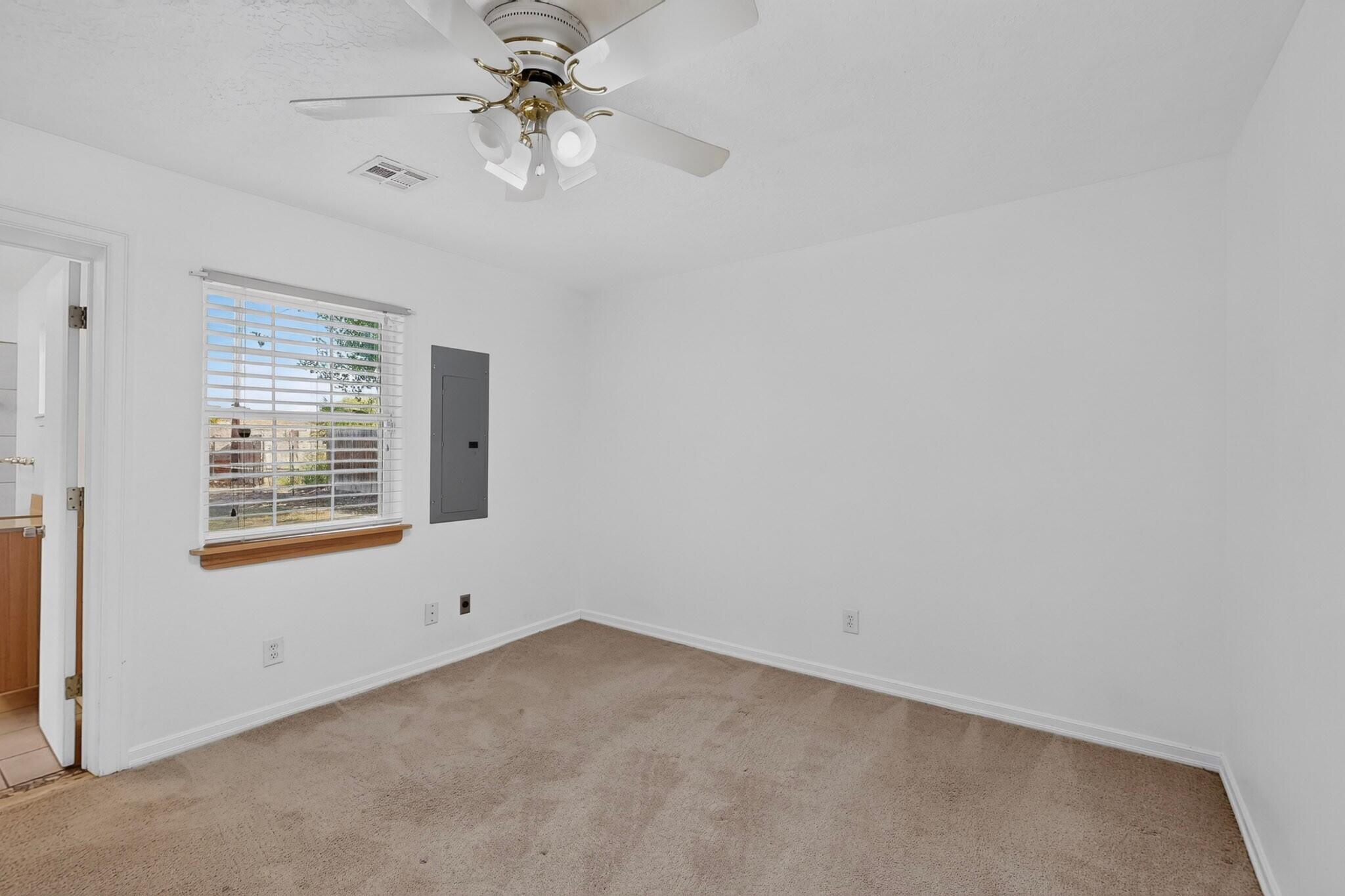 1401 Vista Del Rio Road SW