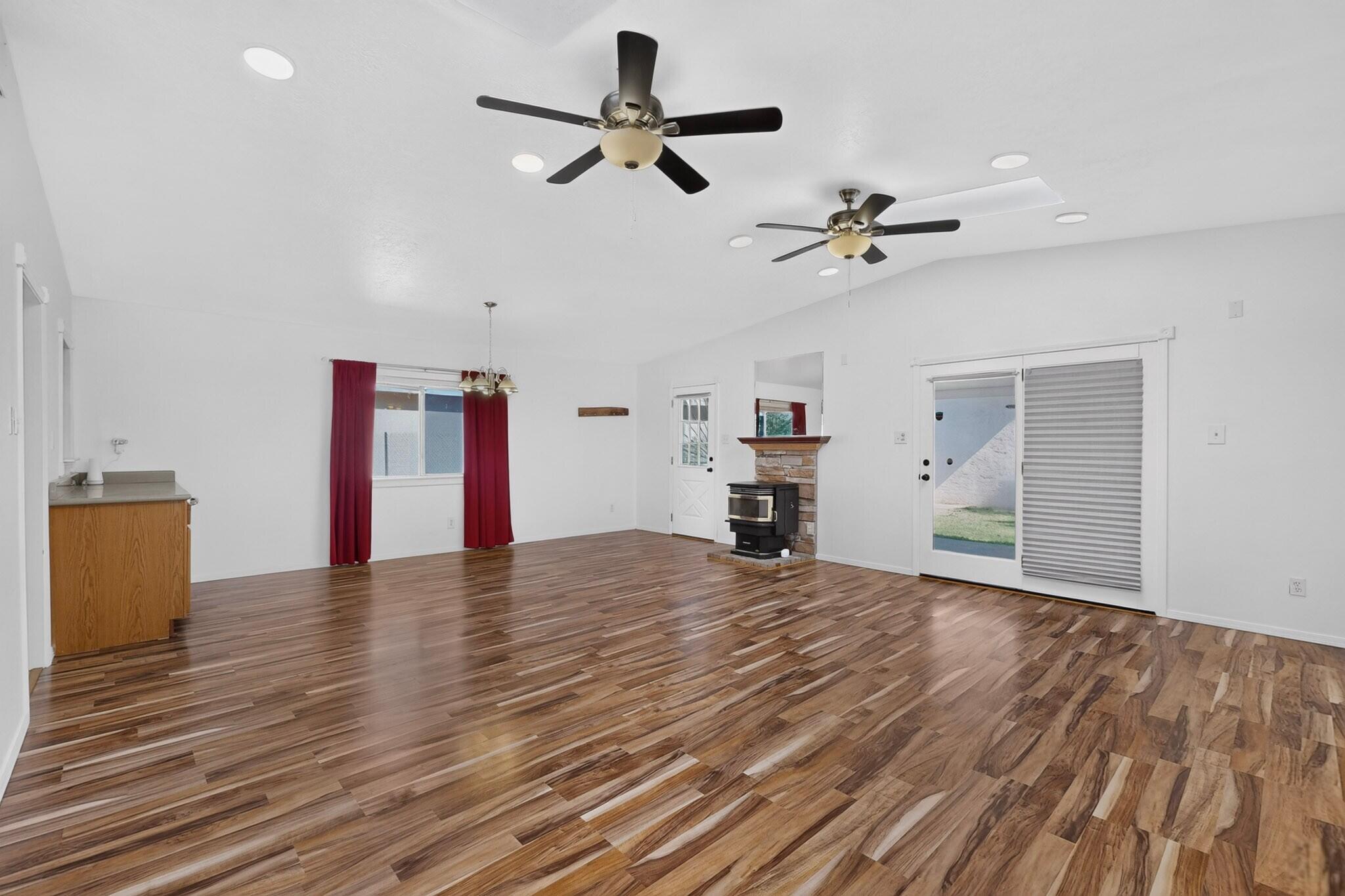 1401 Vista Del Rio Road SW