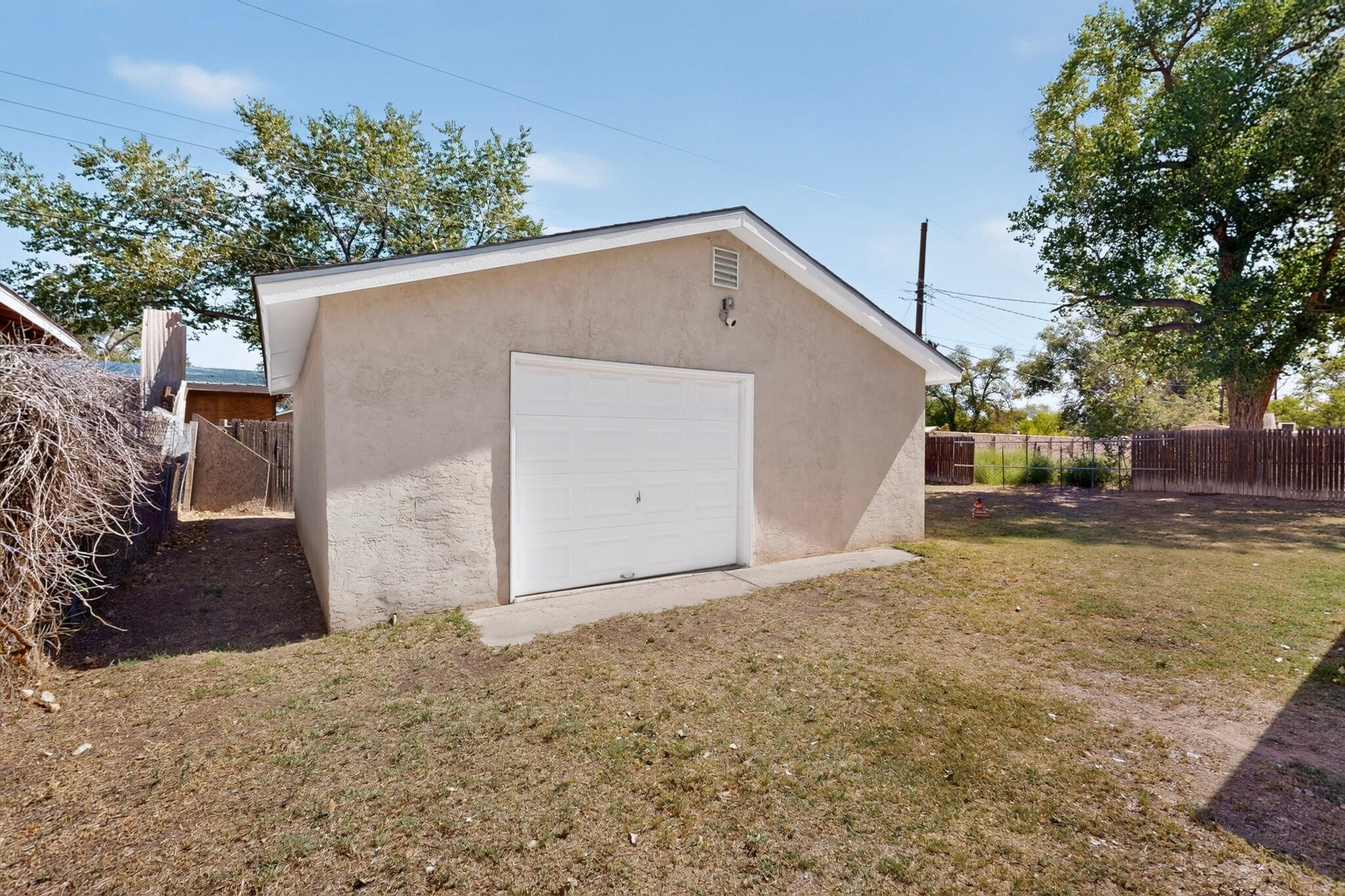 1401 Vista Del Rio Road SW