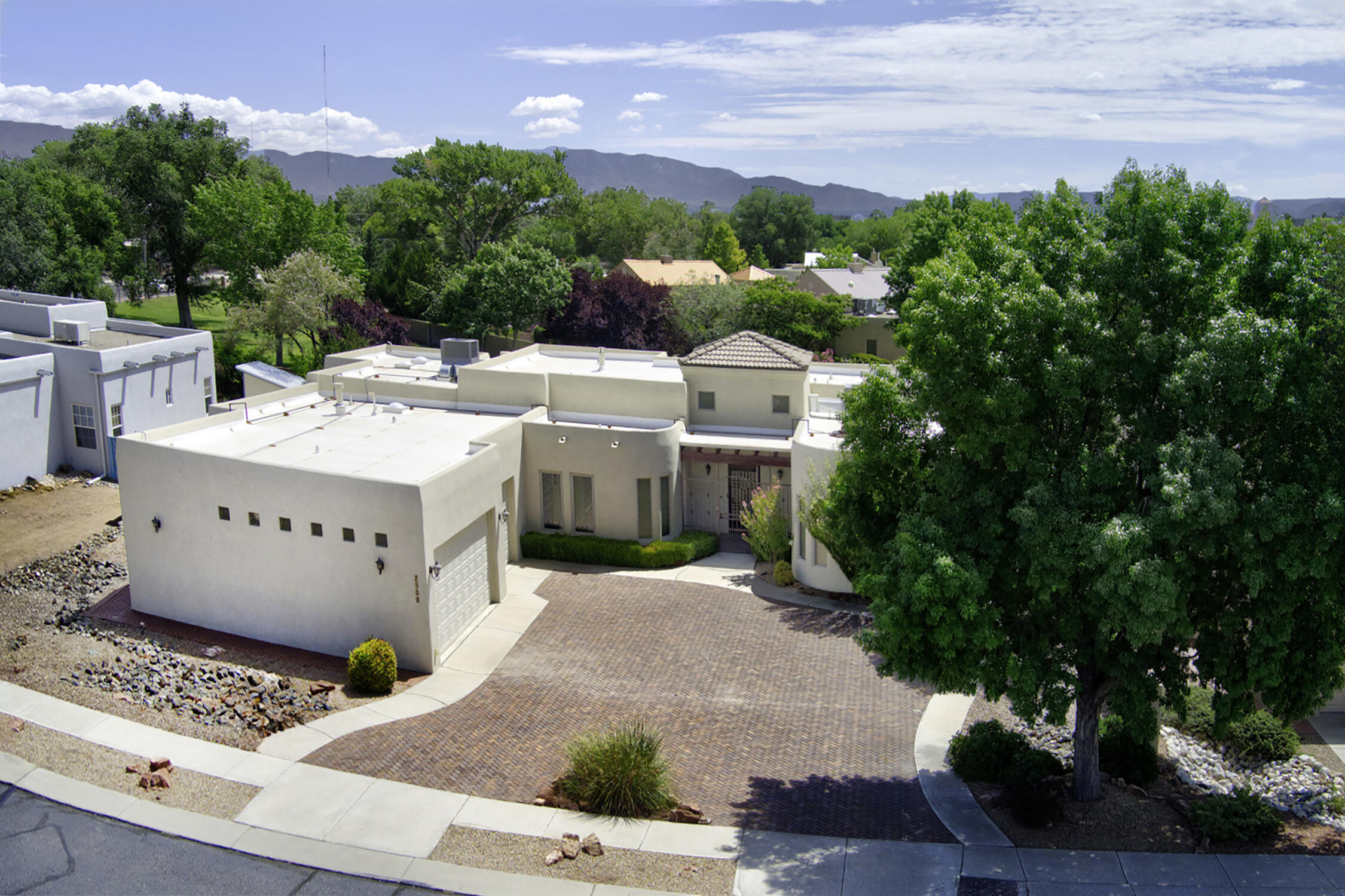 508 Laguna Seca Lane NW