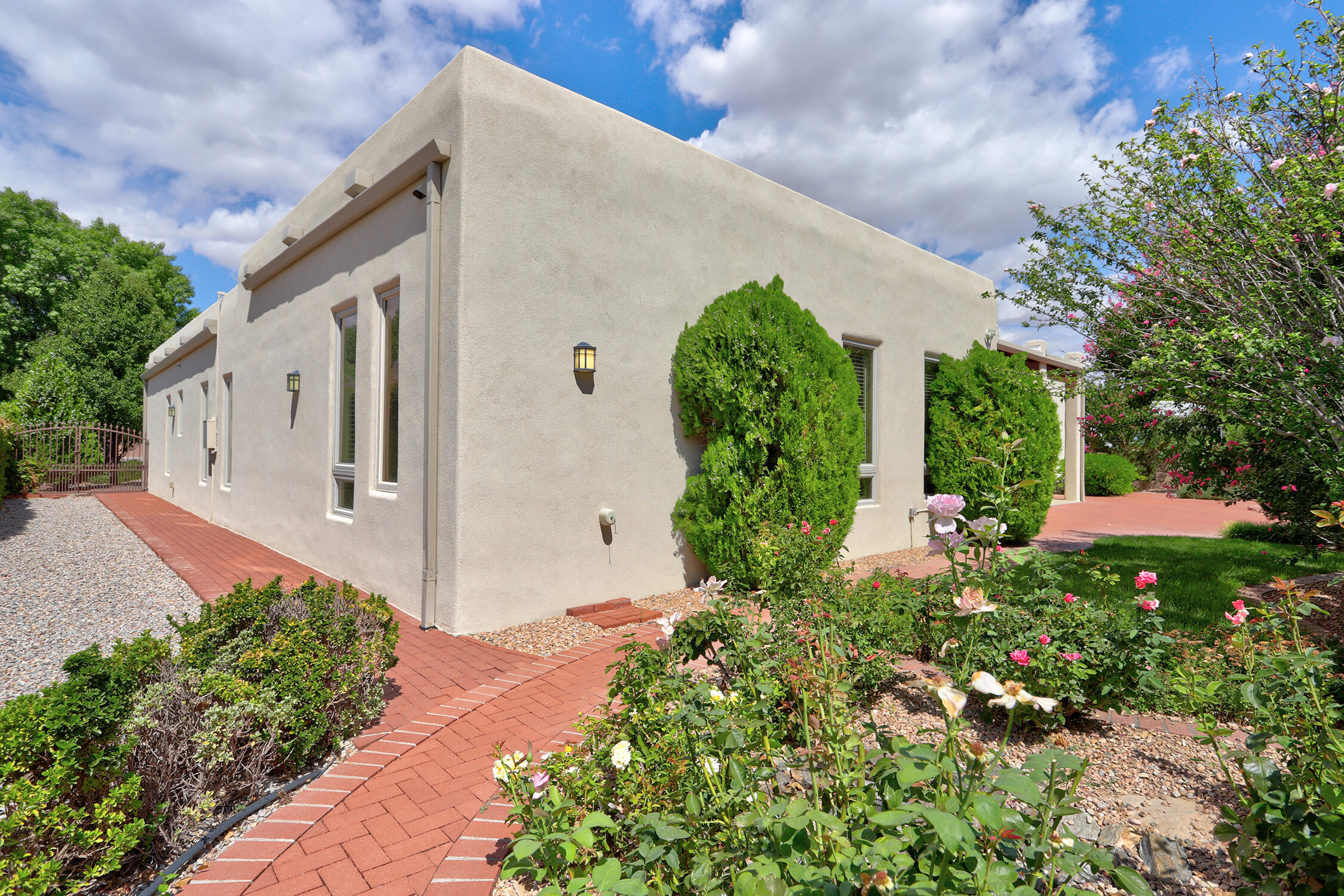 508 Laguna Seca Lane NW