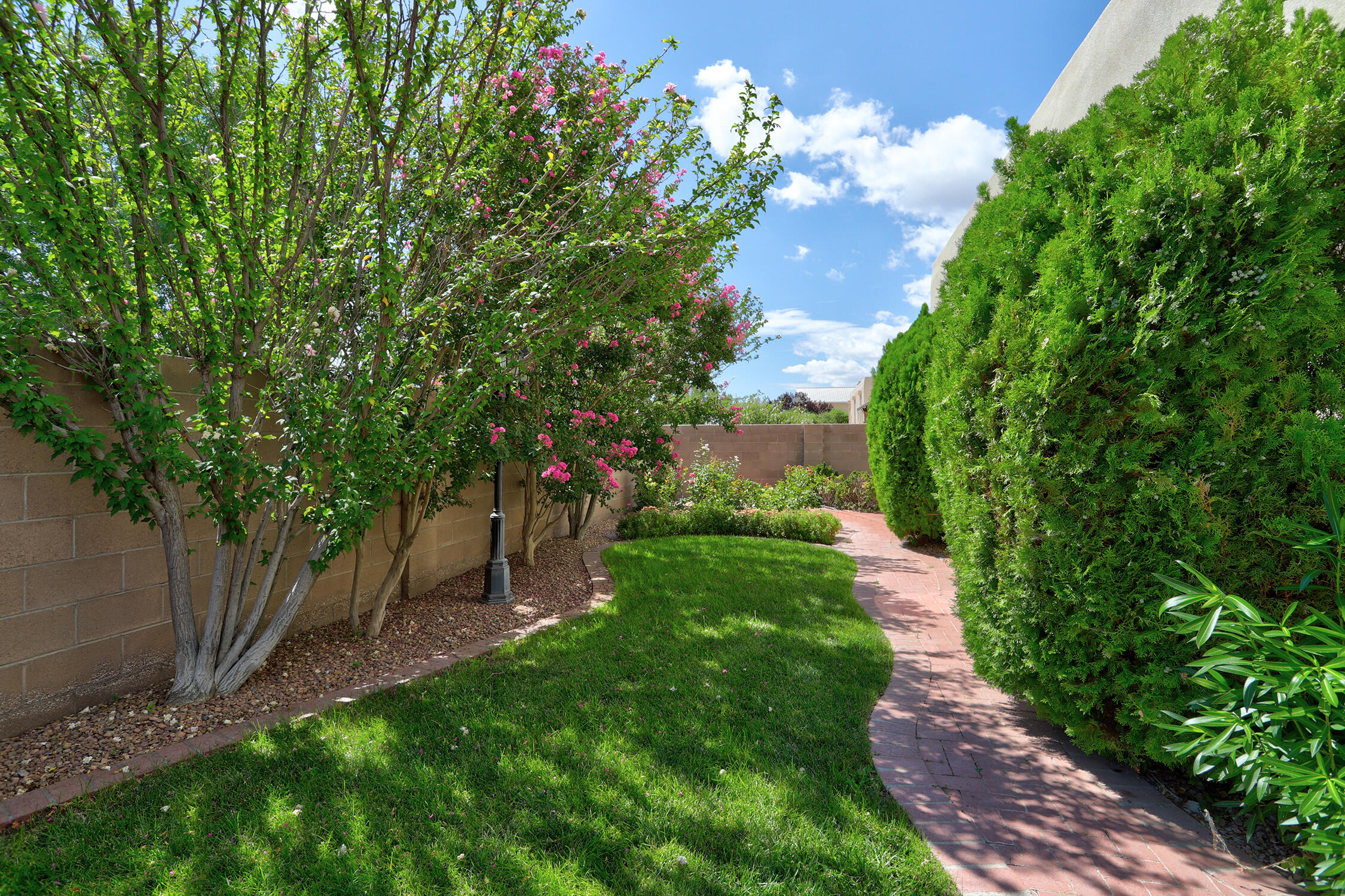 508 Laguna Seca Lane NW