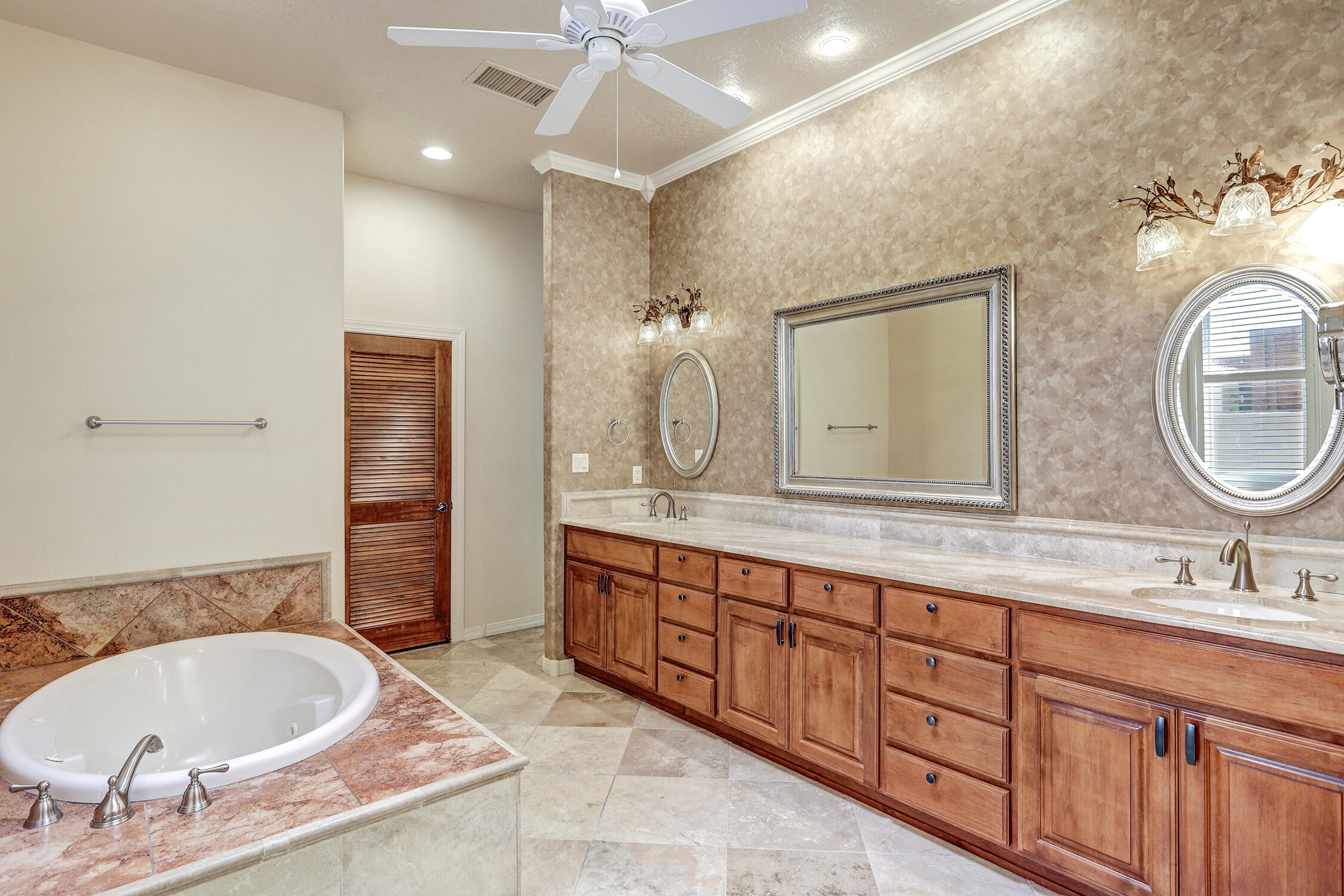 508 Laguna Seca Lane NW