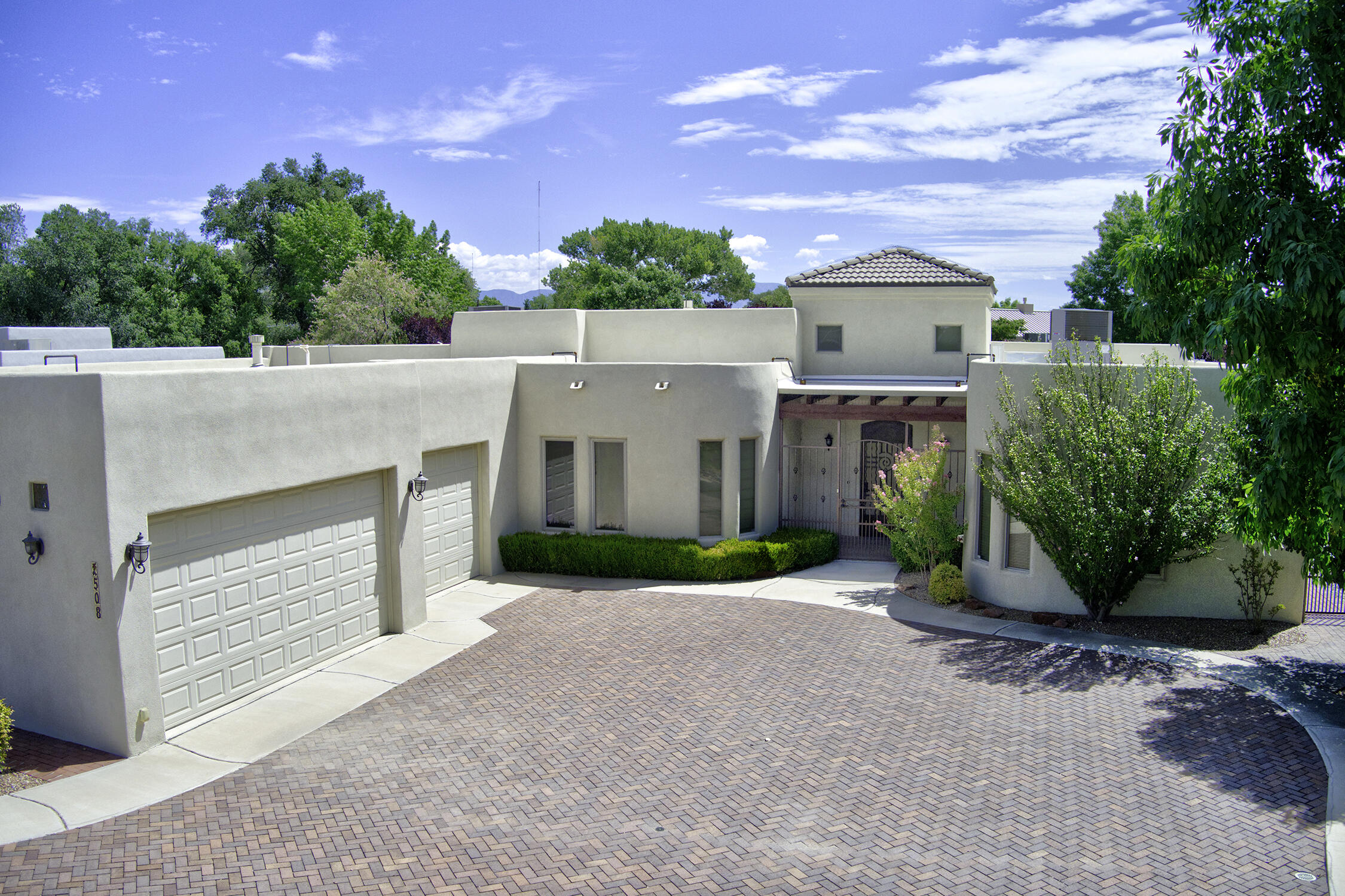 508 Laguna Seca Lane NW