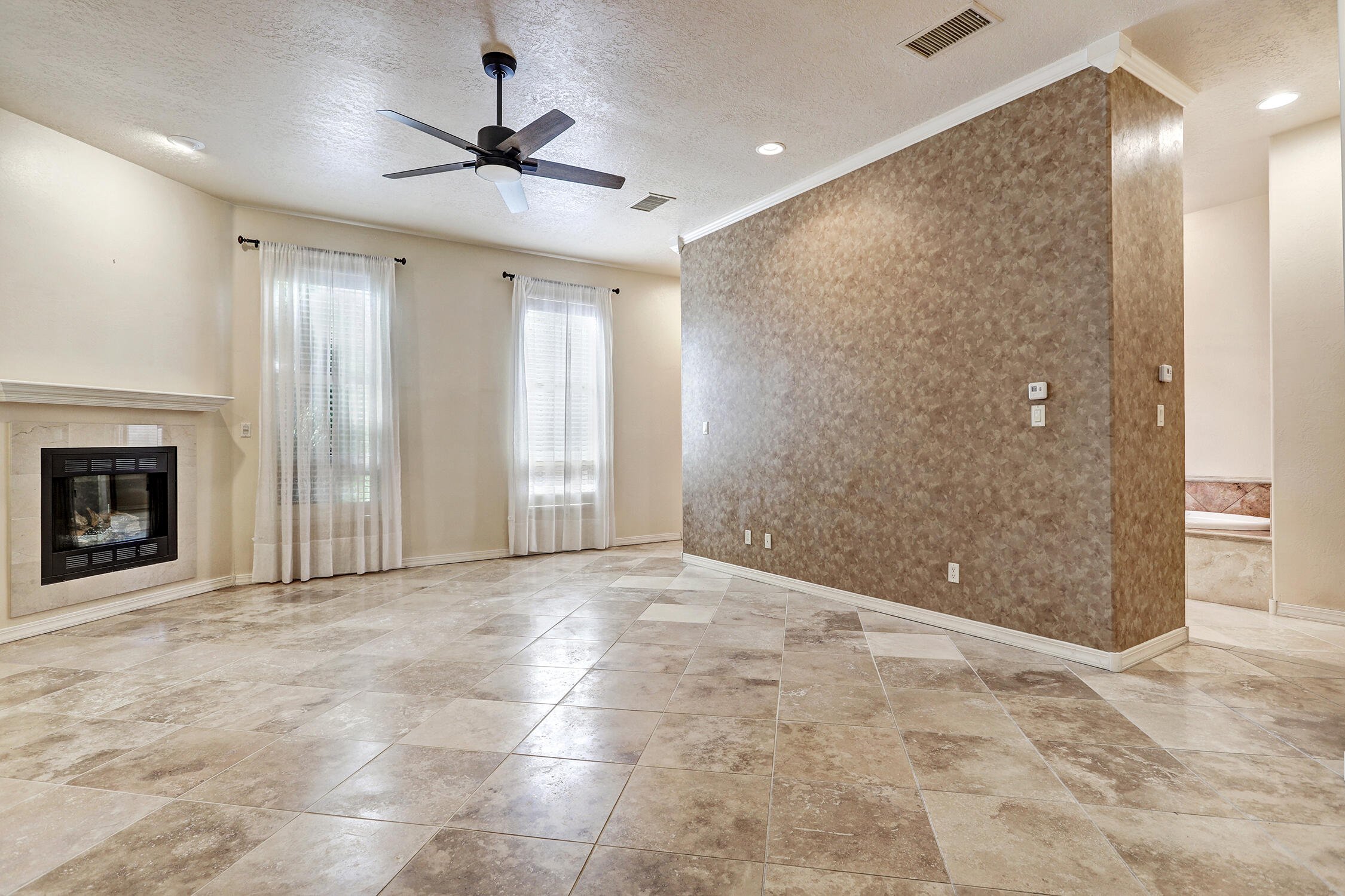 508 Laguna Seca Lane NW