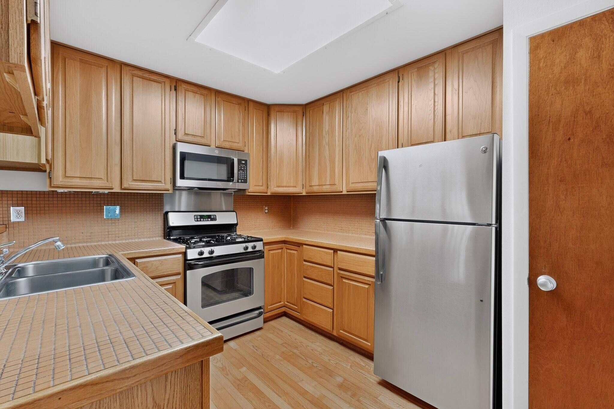 723 Guaymas Place NE