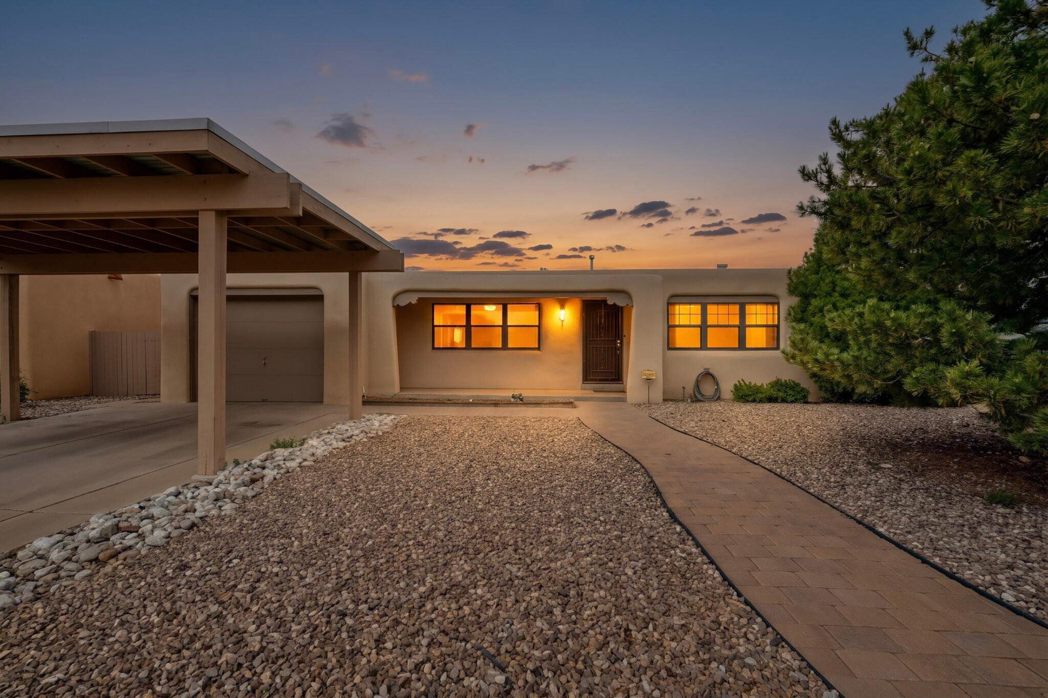 723 Guaymas Place NE