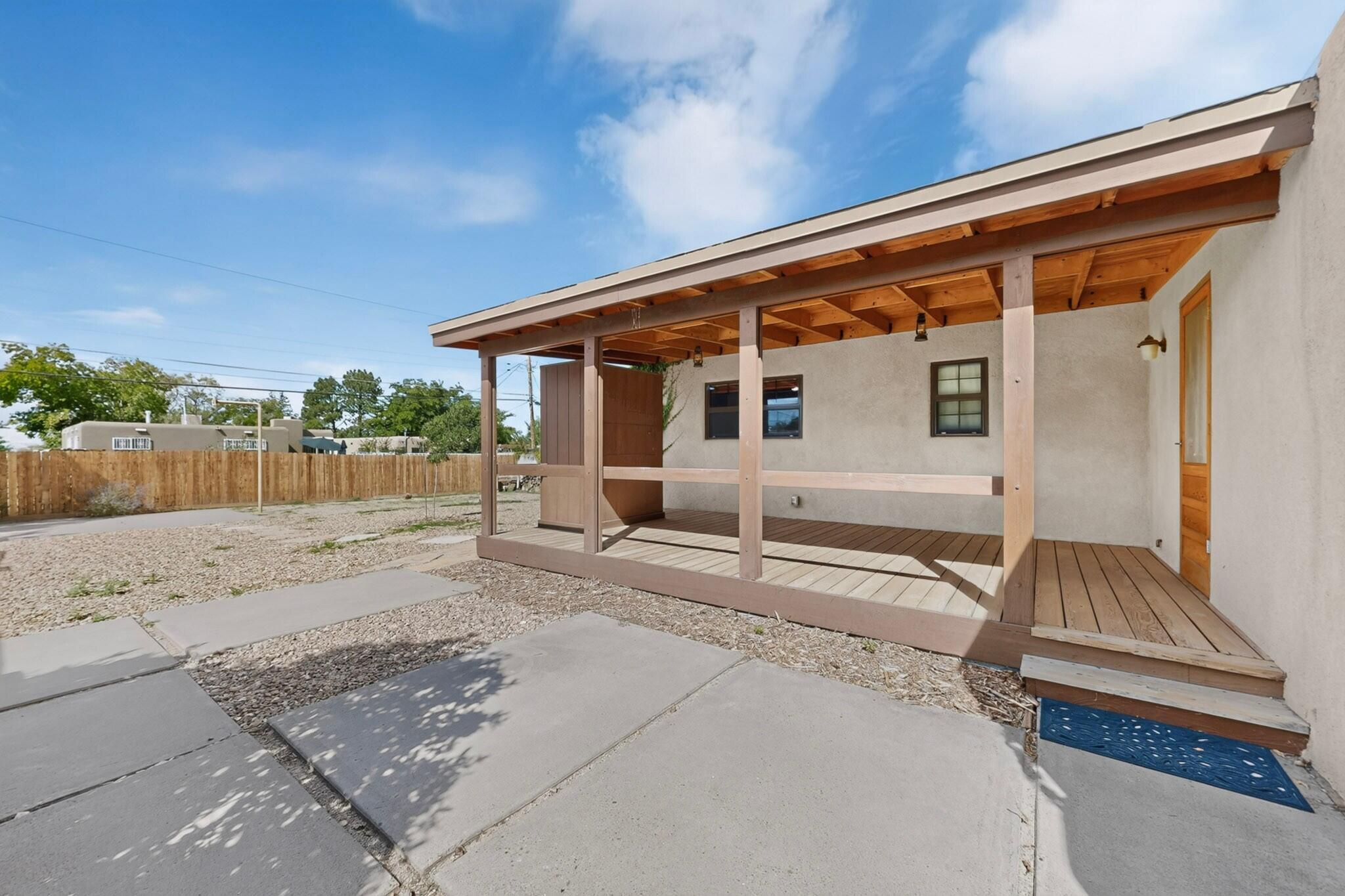 723 Guaymas Place NE