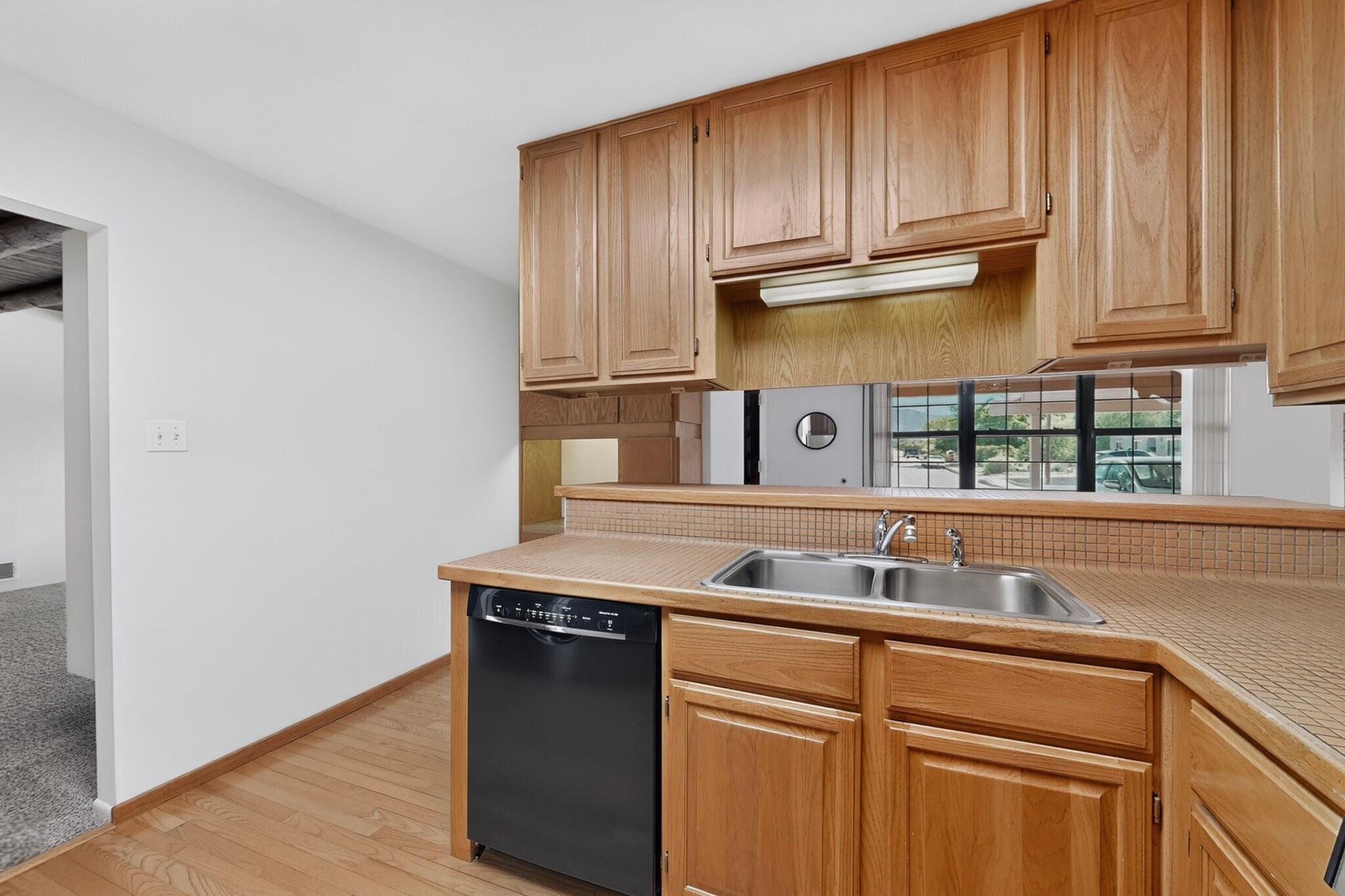 723 Guaymas Place NE