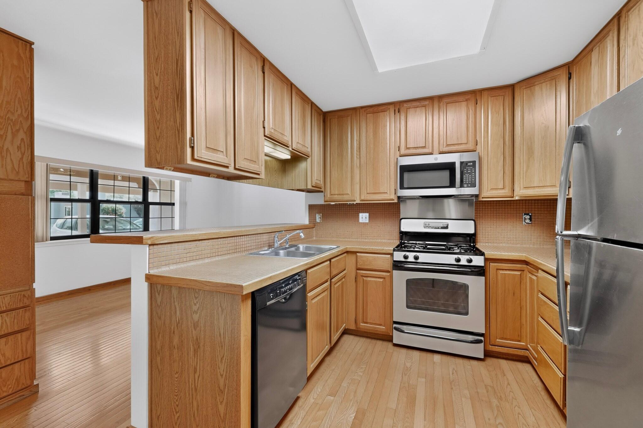 723 Guaymas Place NE