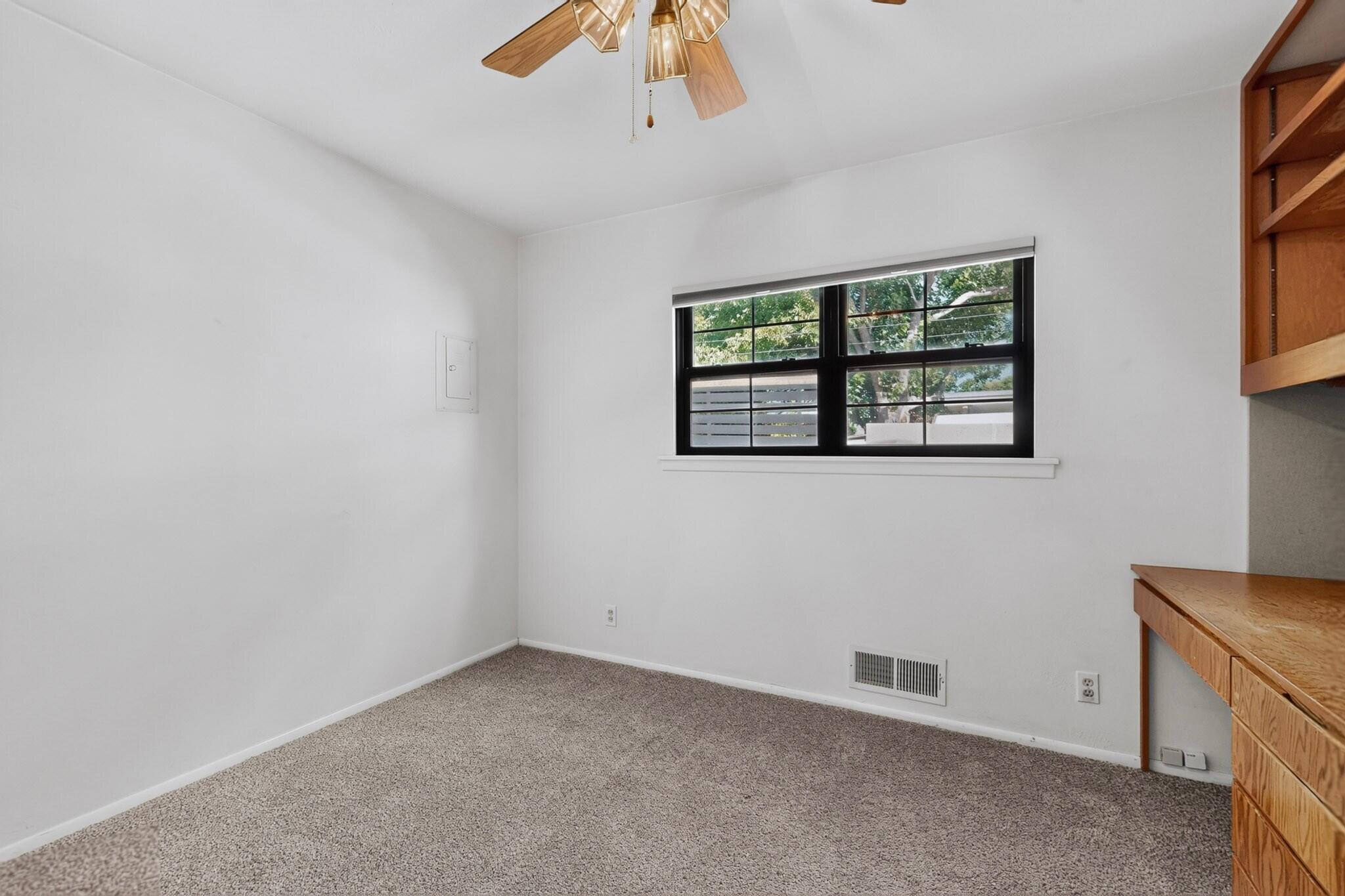 723 Guaymas Place NE