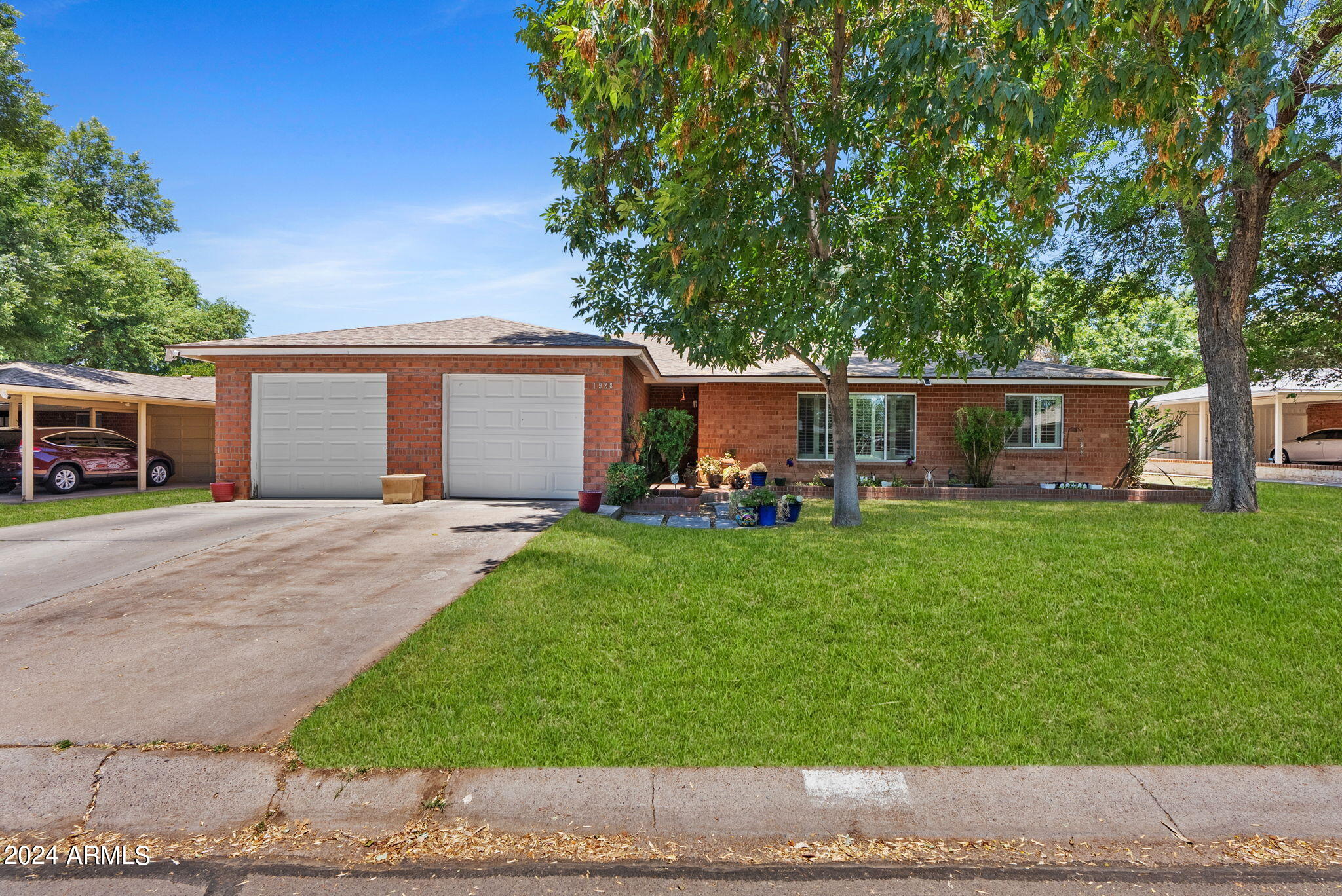 1928 E PALO VERDE Drive