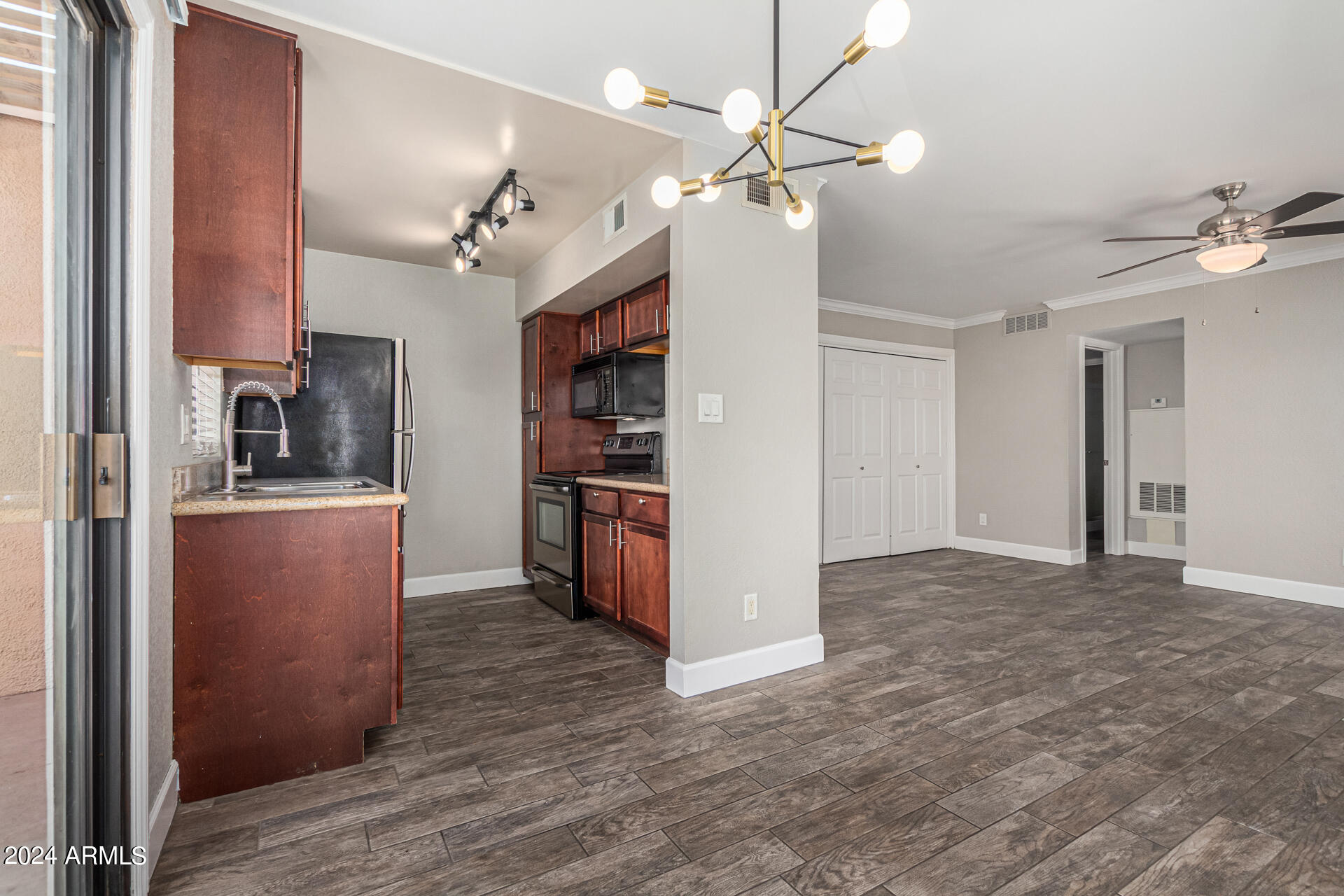 3500 N HAYDEN Road 907