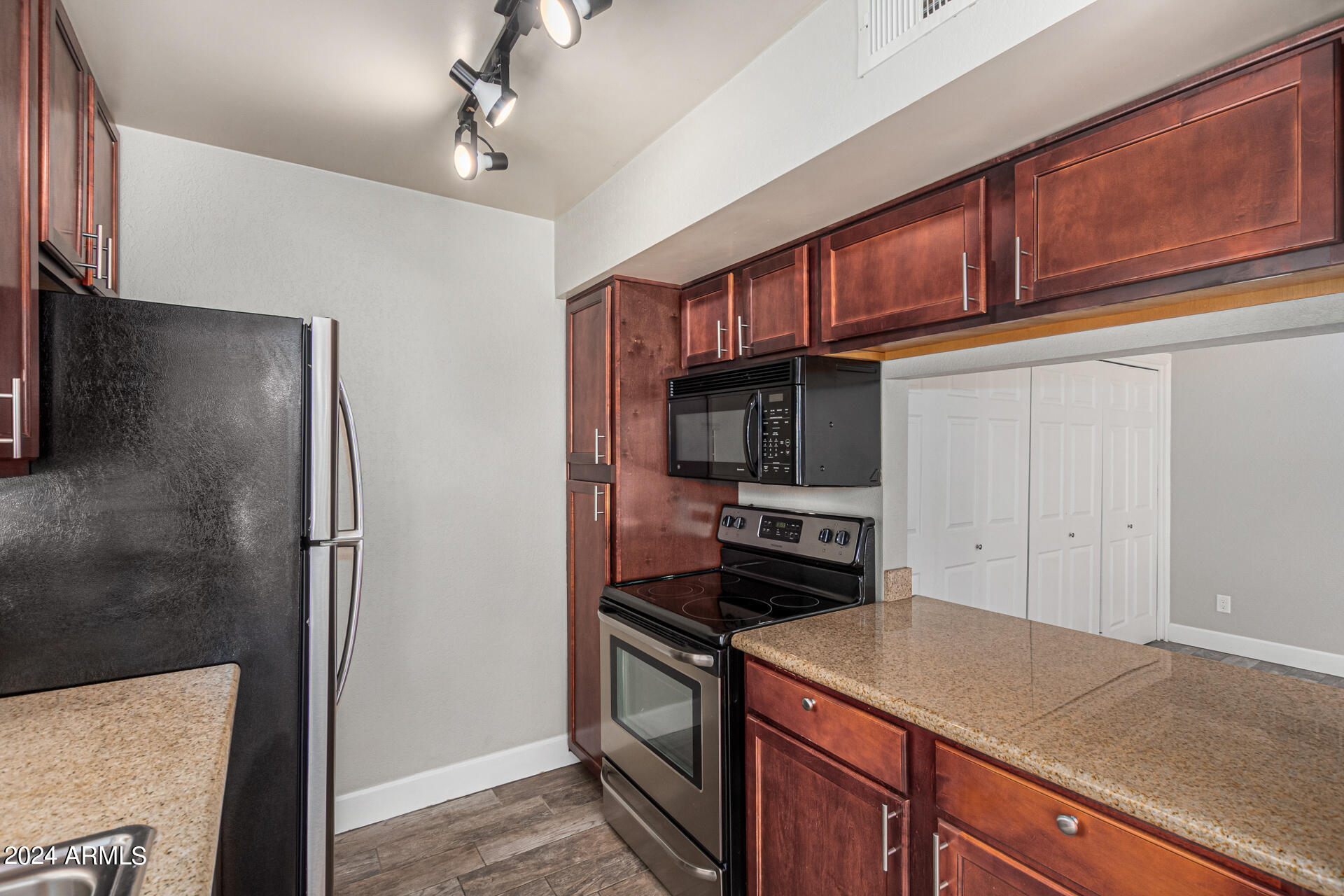 3500 N HAYDEN Road 907