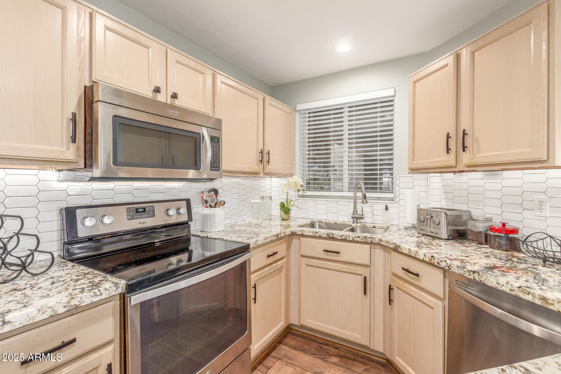 10401 N 52ND Street 208