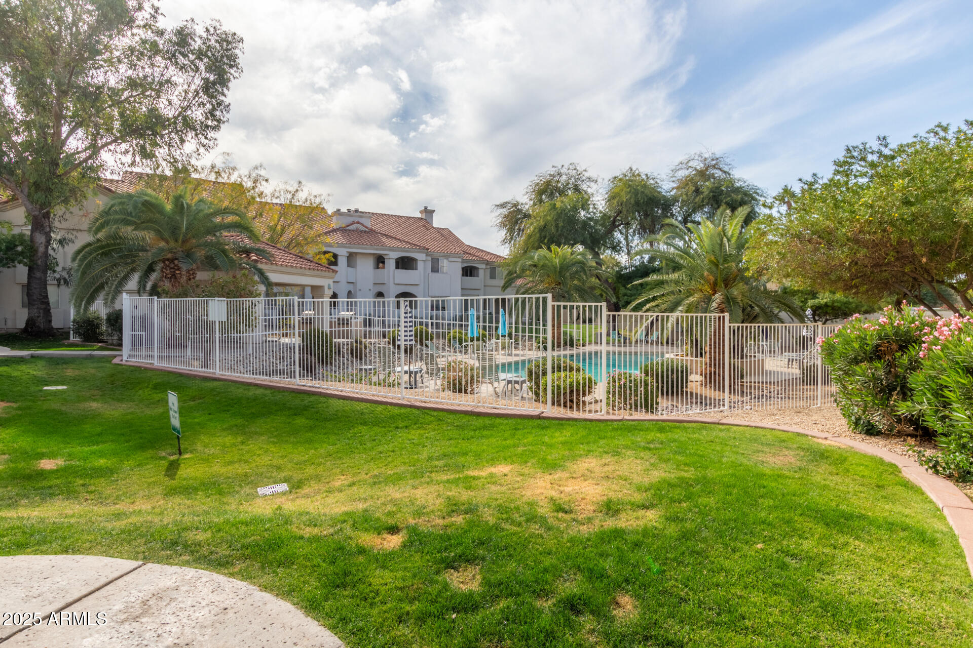 10401 N 52ND Street 208