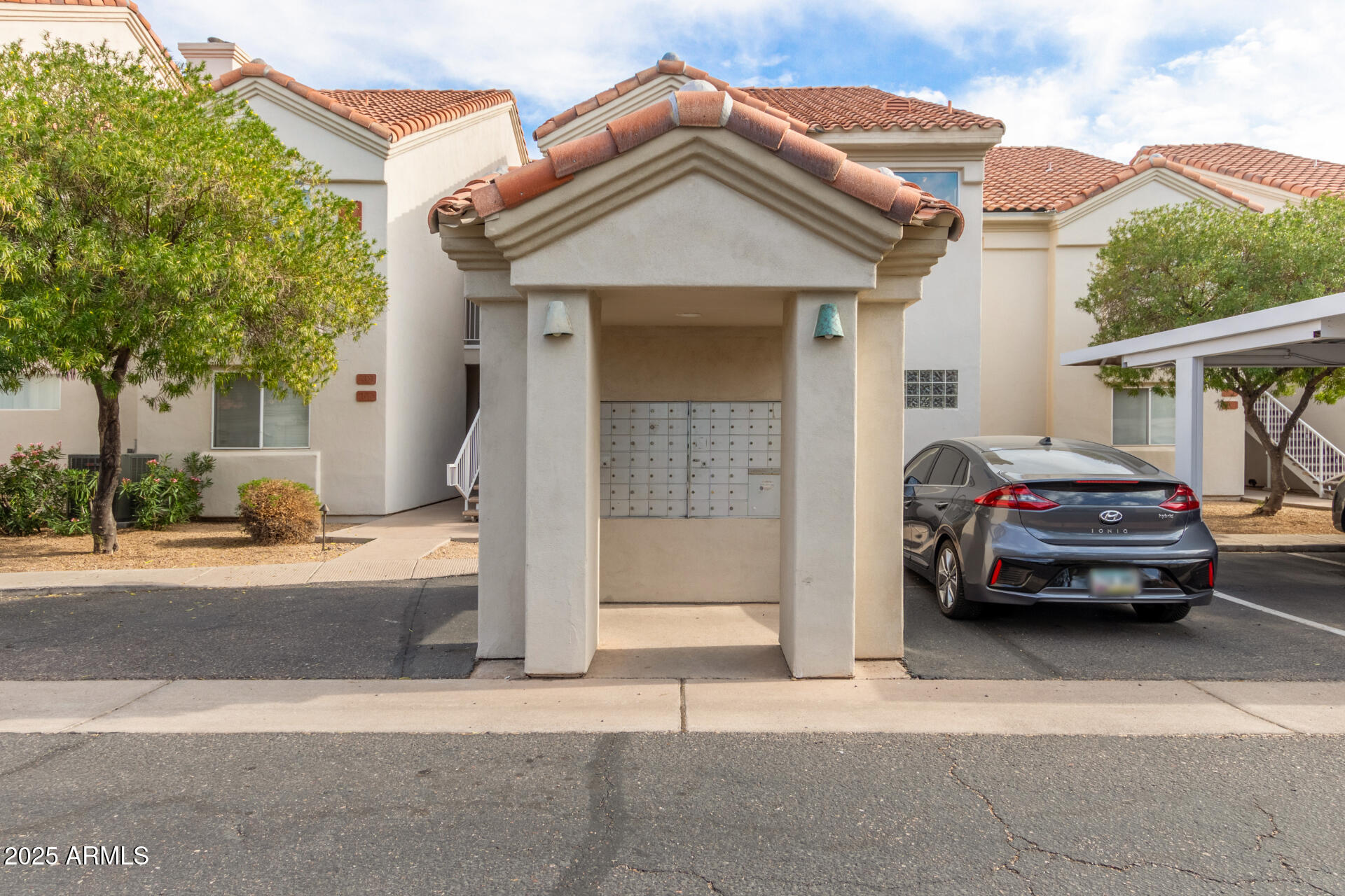 10401 N 52ND Street 208