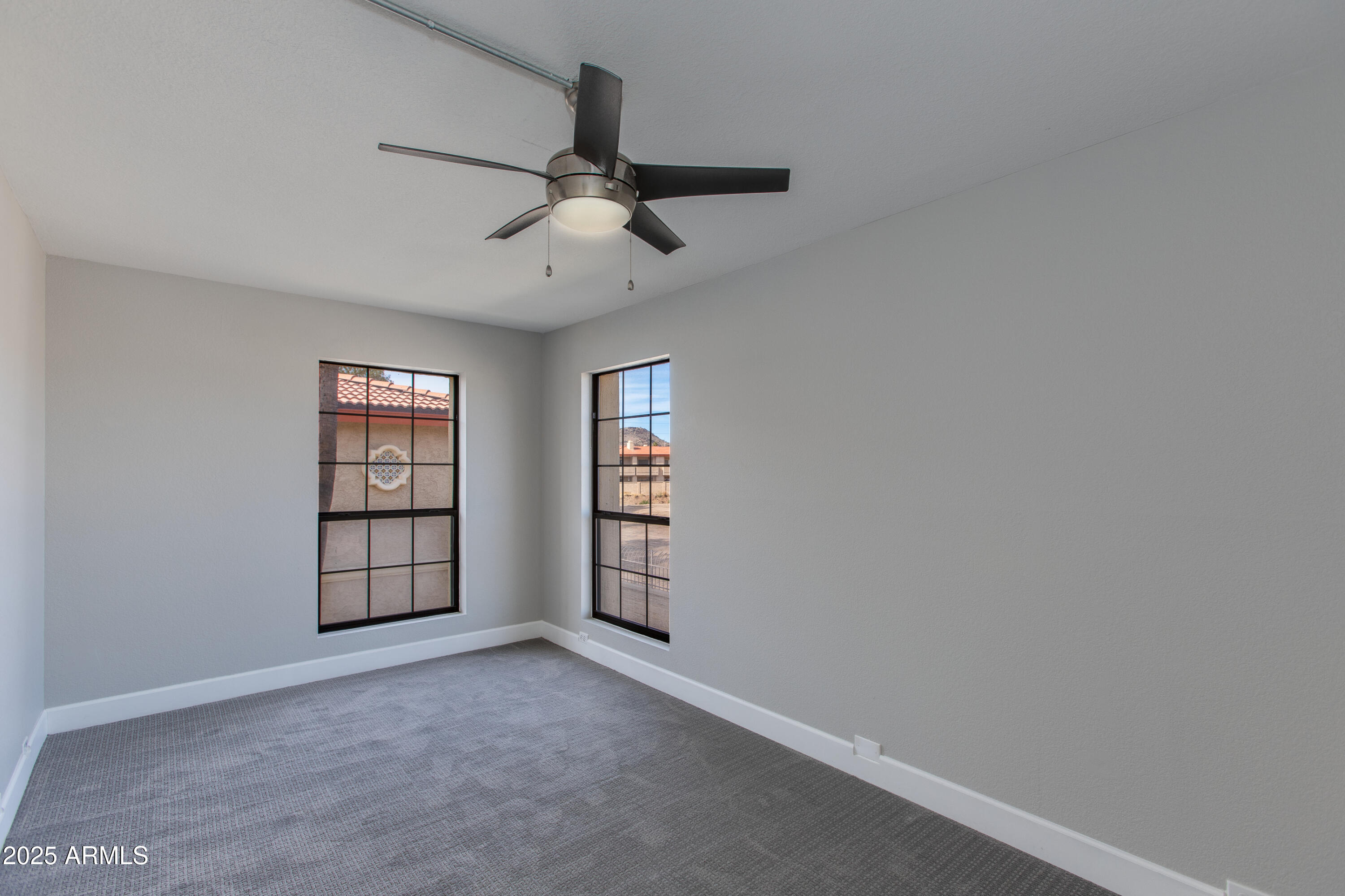 10410 N CAVE CREEK Road 2011