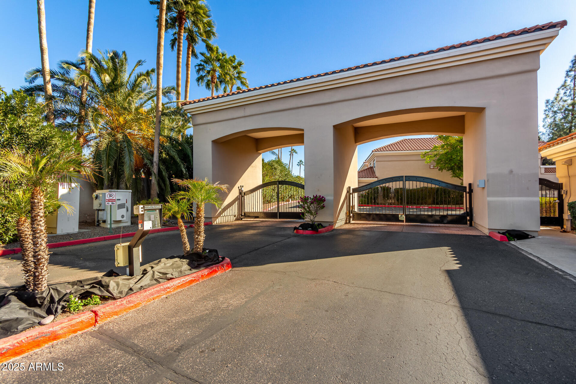 8653 E ROYAL PALM Road 1014