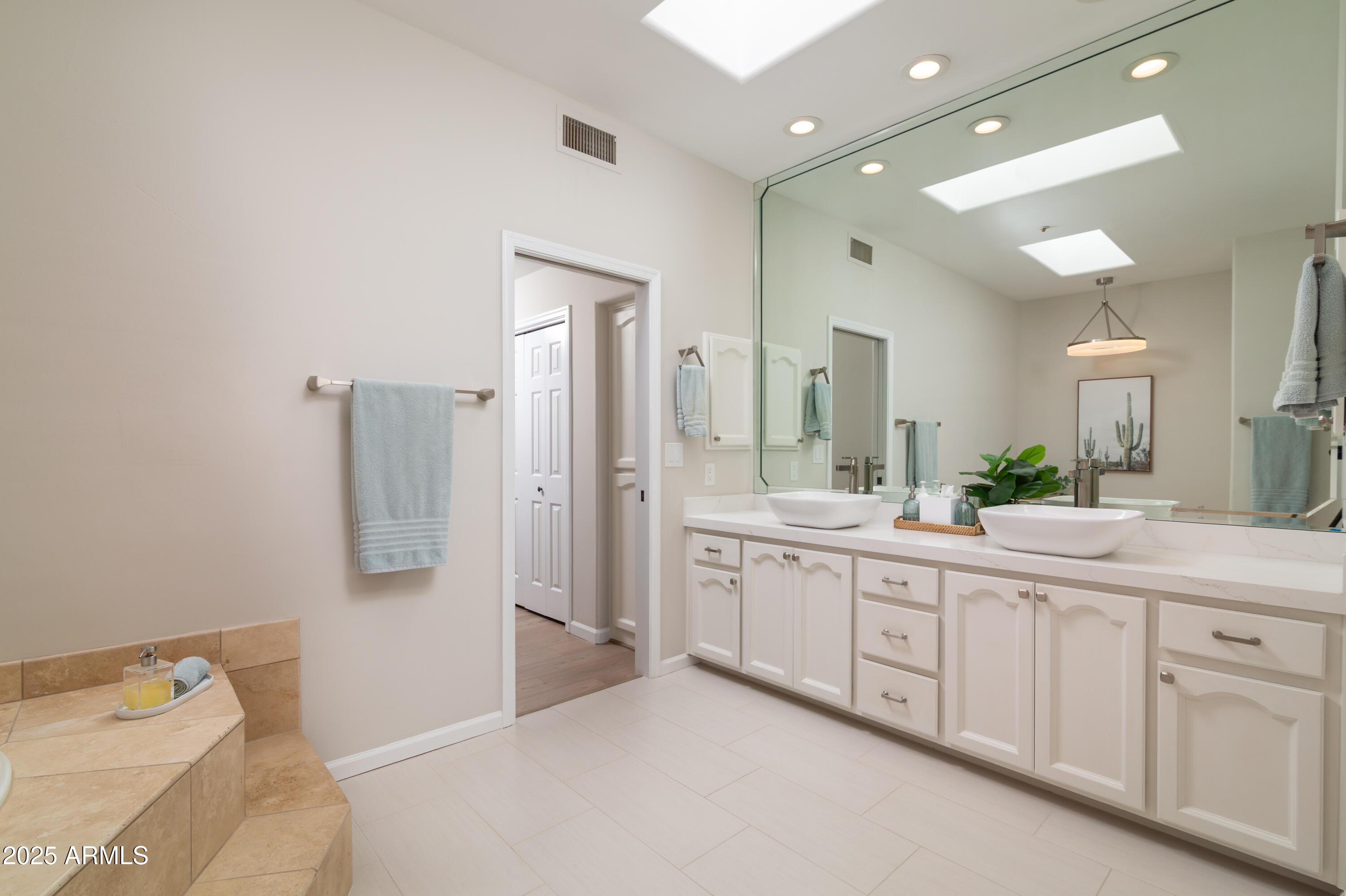 8100 E CAMELBACK Road 138