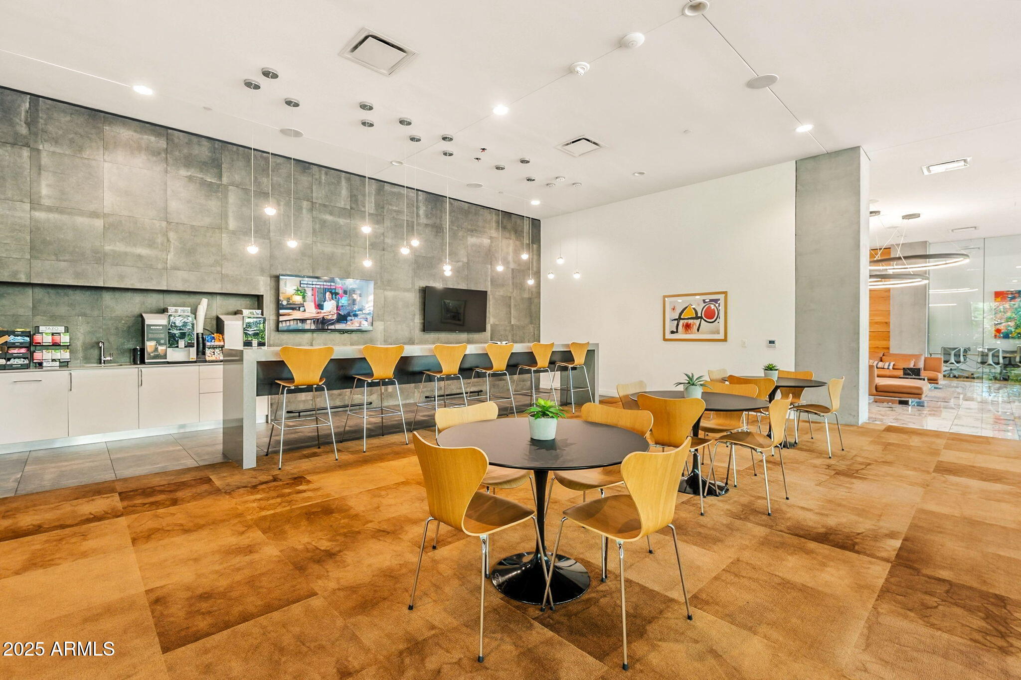 7180 E KIERLAND Boulevard 1112