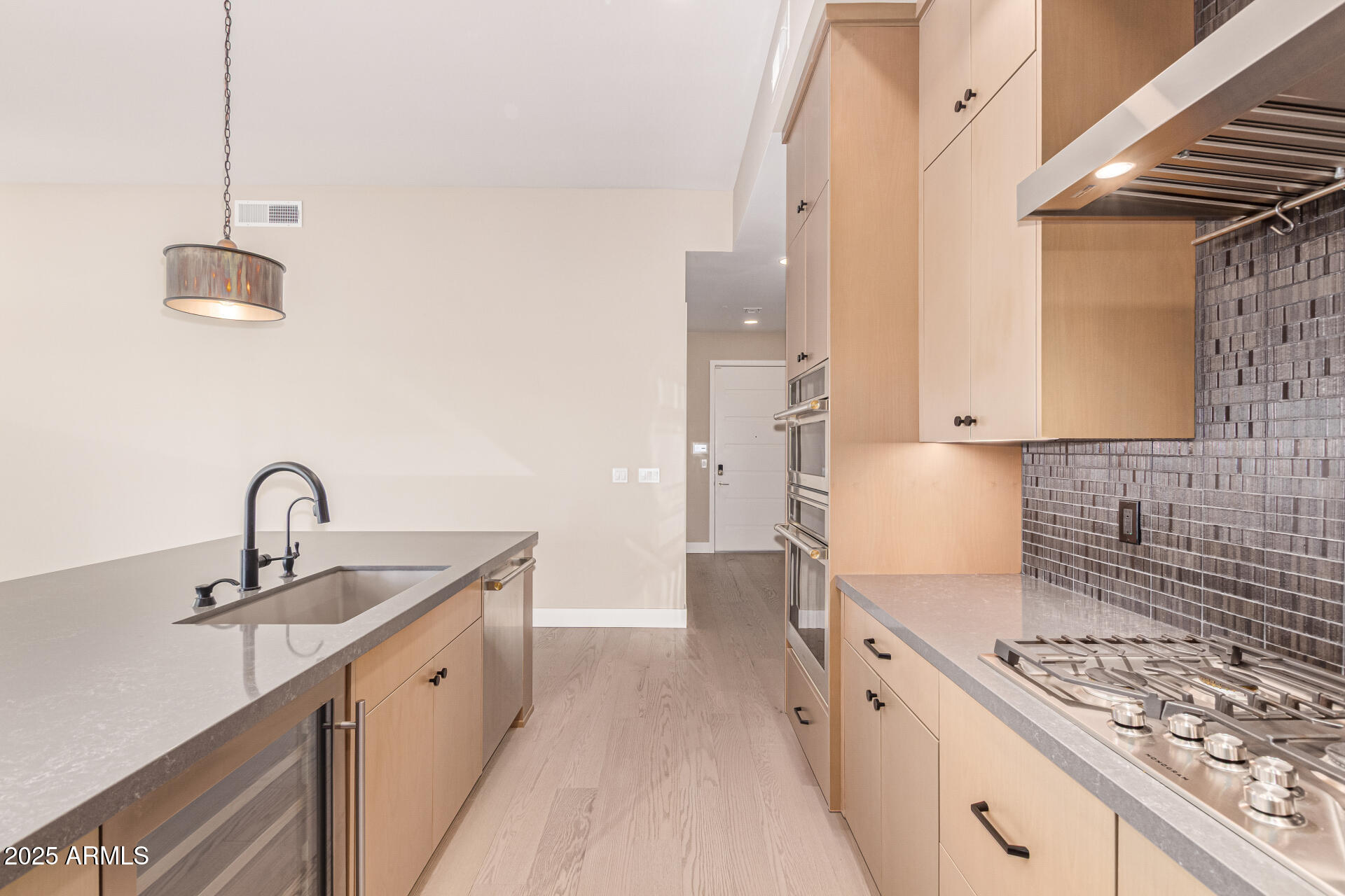 5250 E DEER VALLEY Drive 450