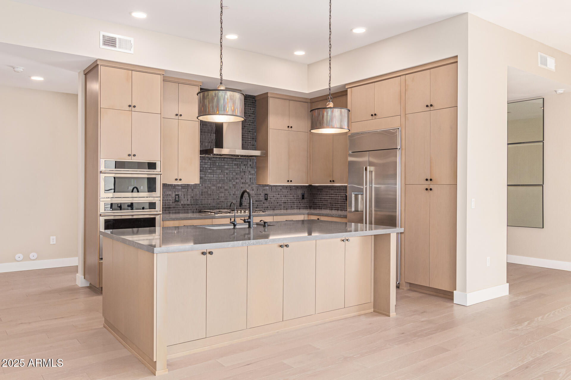 5250 E DEER VALLEY Drive 450