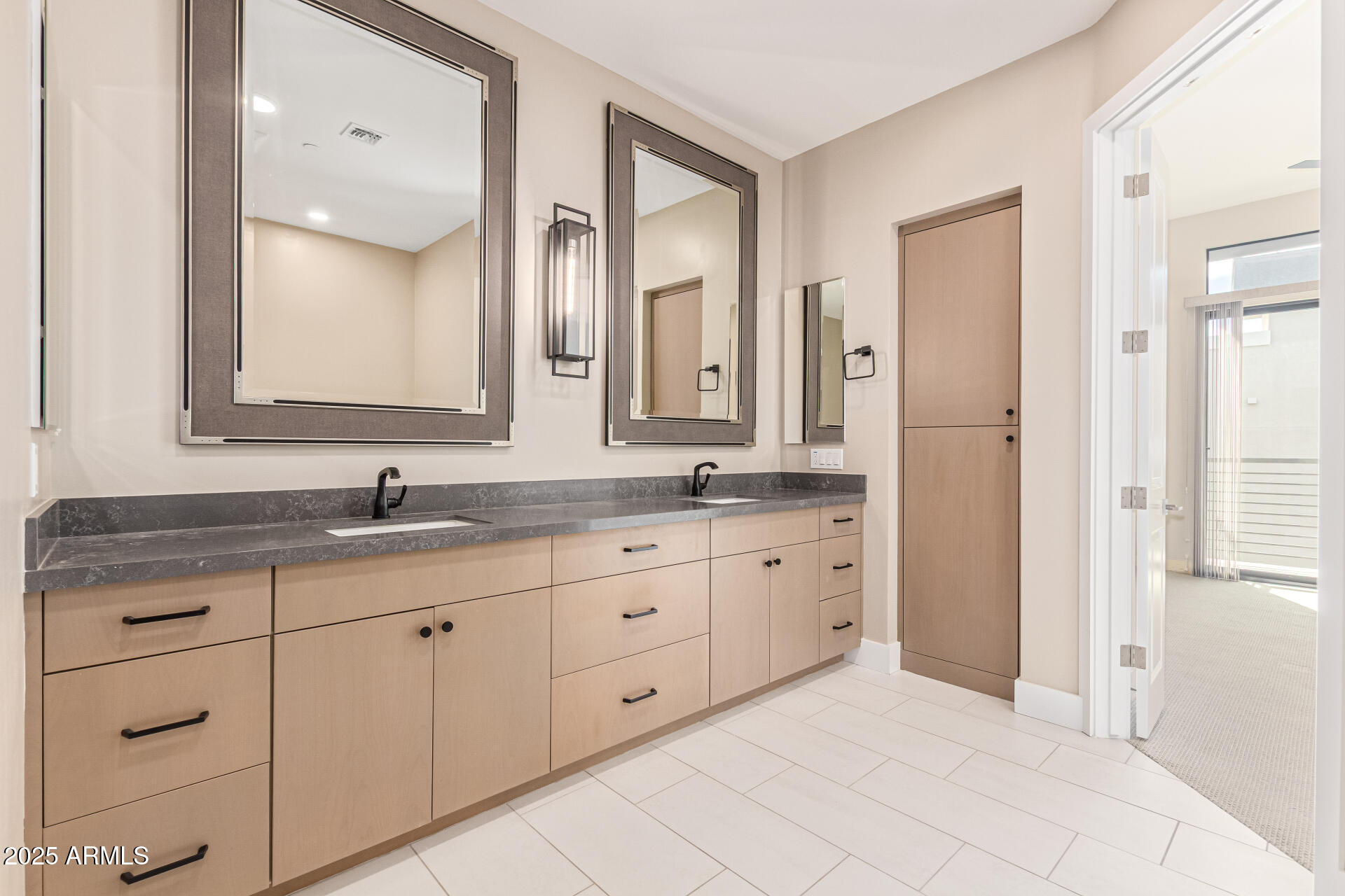 5250 E DEER VALLEY Drive 450