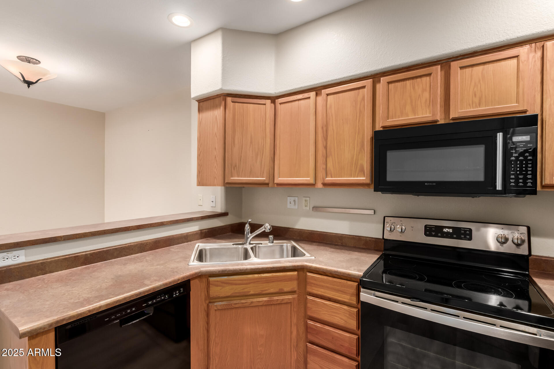 10410 N CAVE CREEK Road 2006