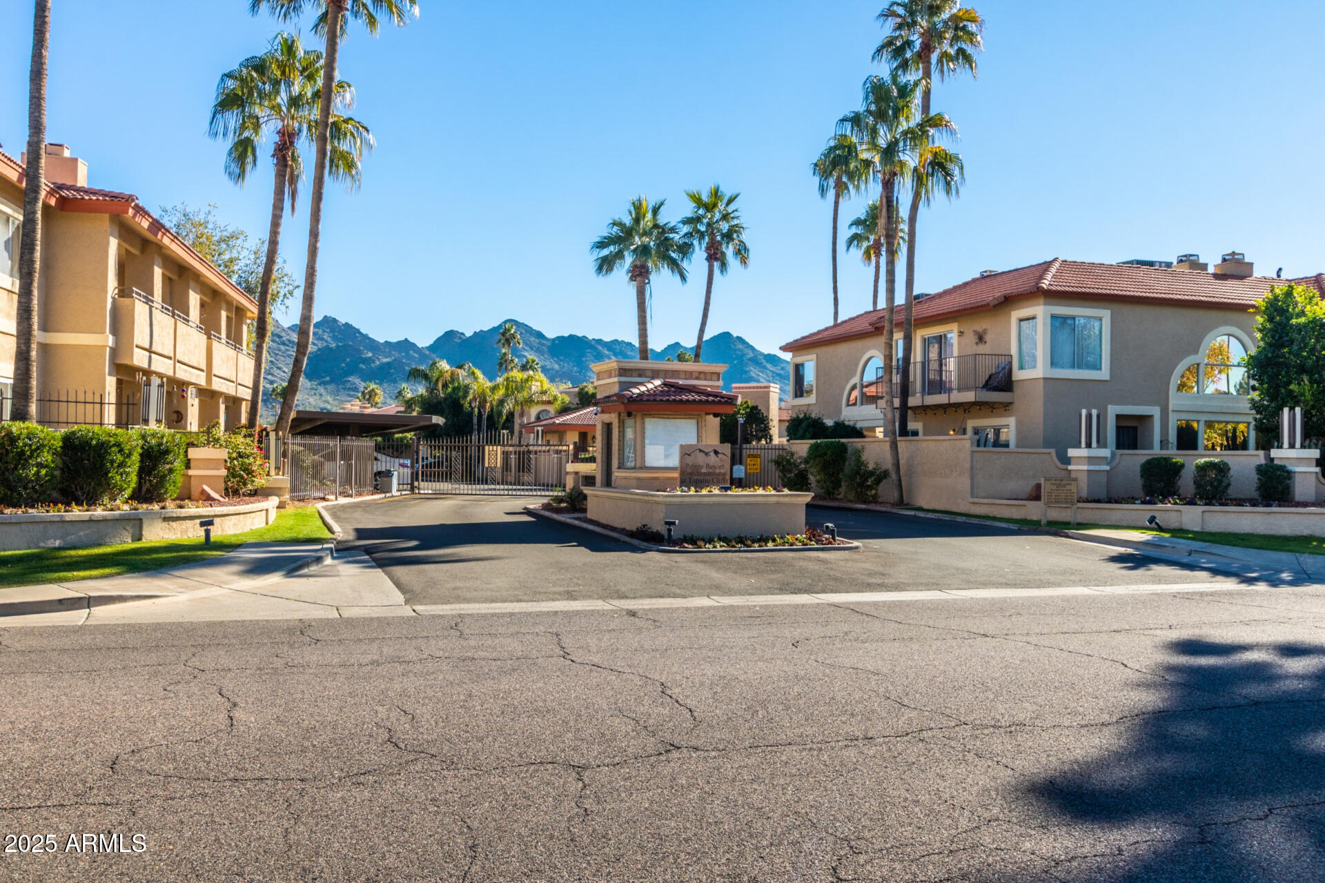 10410 N CAVE CREEK Road 2006