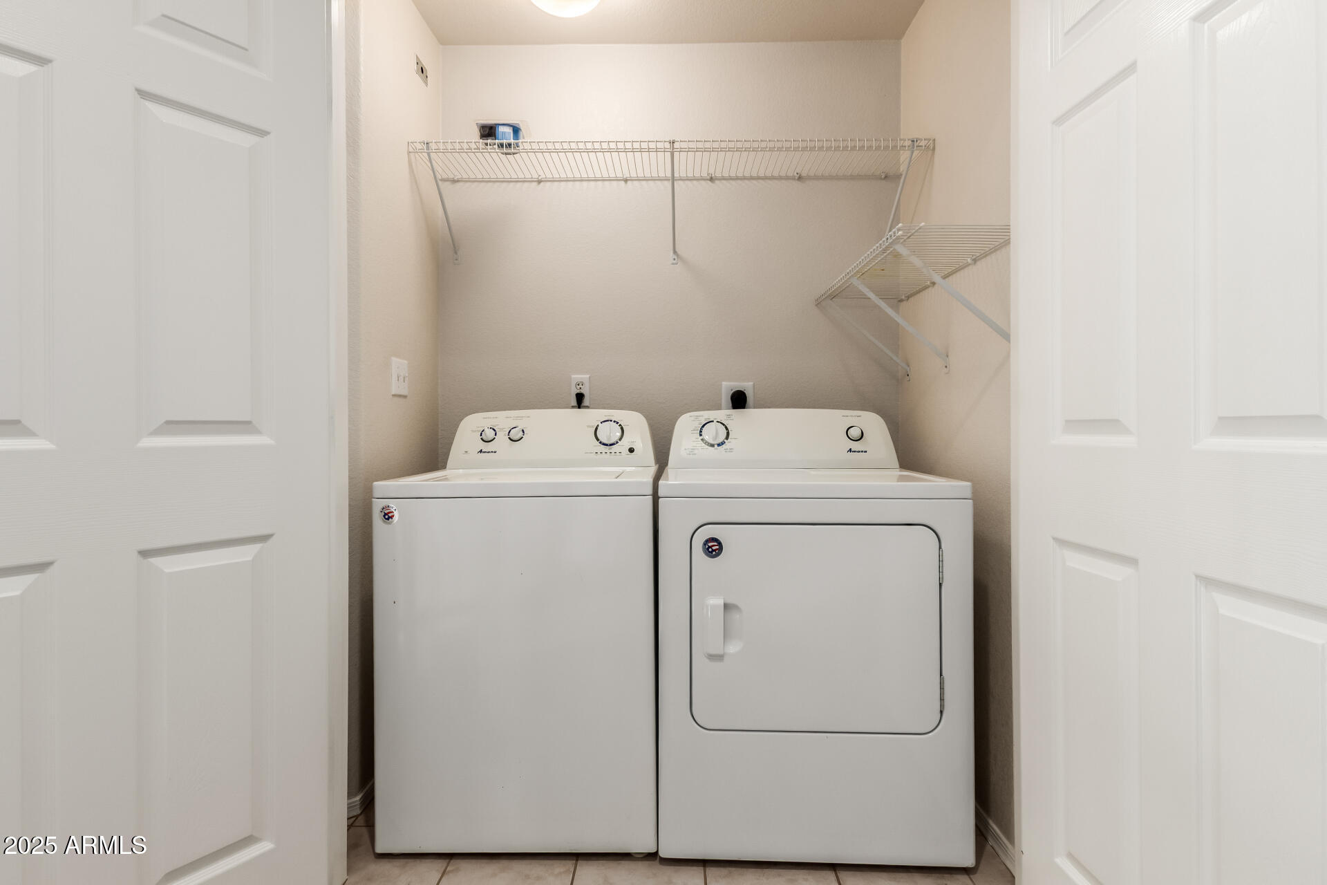 10410 N CAVE CREEK Road 2006