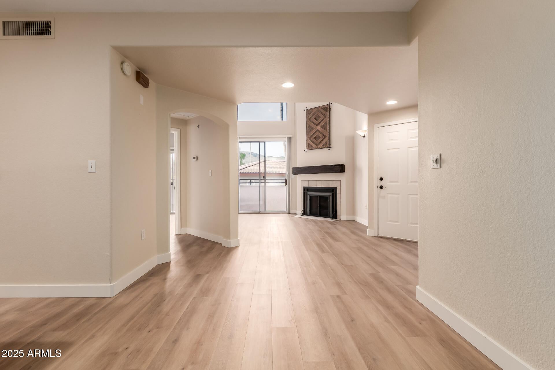 10410 N CAVE CREEK Road 2006